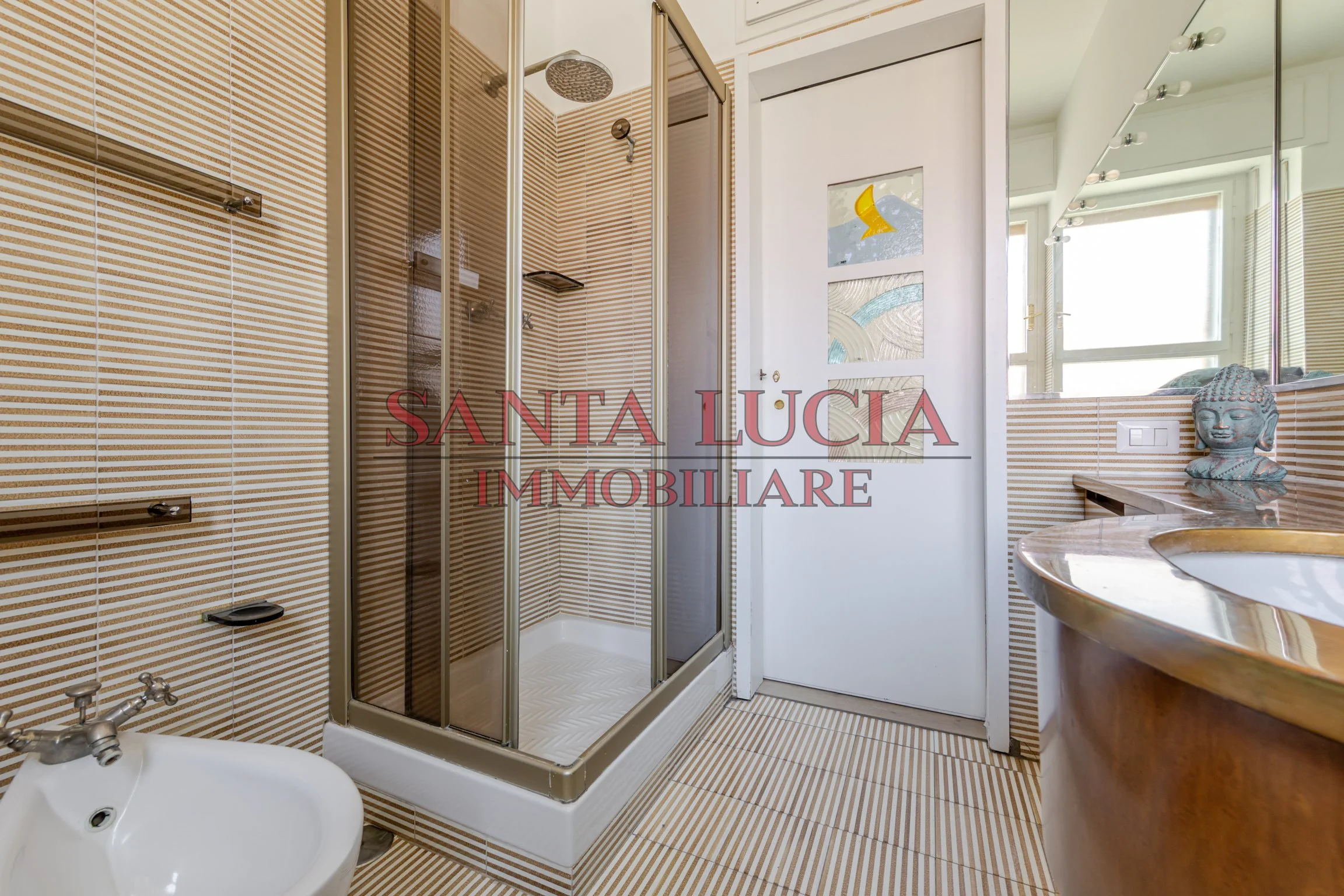 Elegante bilocale piano alto con balcone   - Via Alberto Mario 8 - Santa Lucia Immobiliare