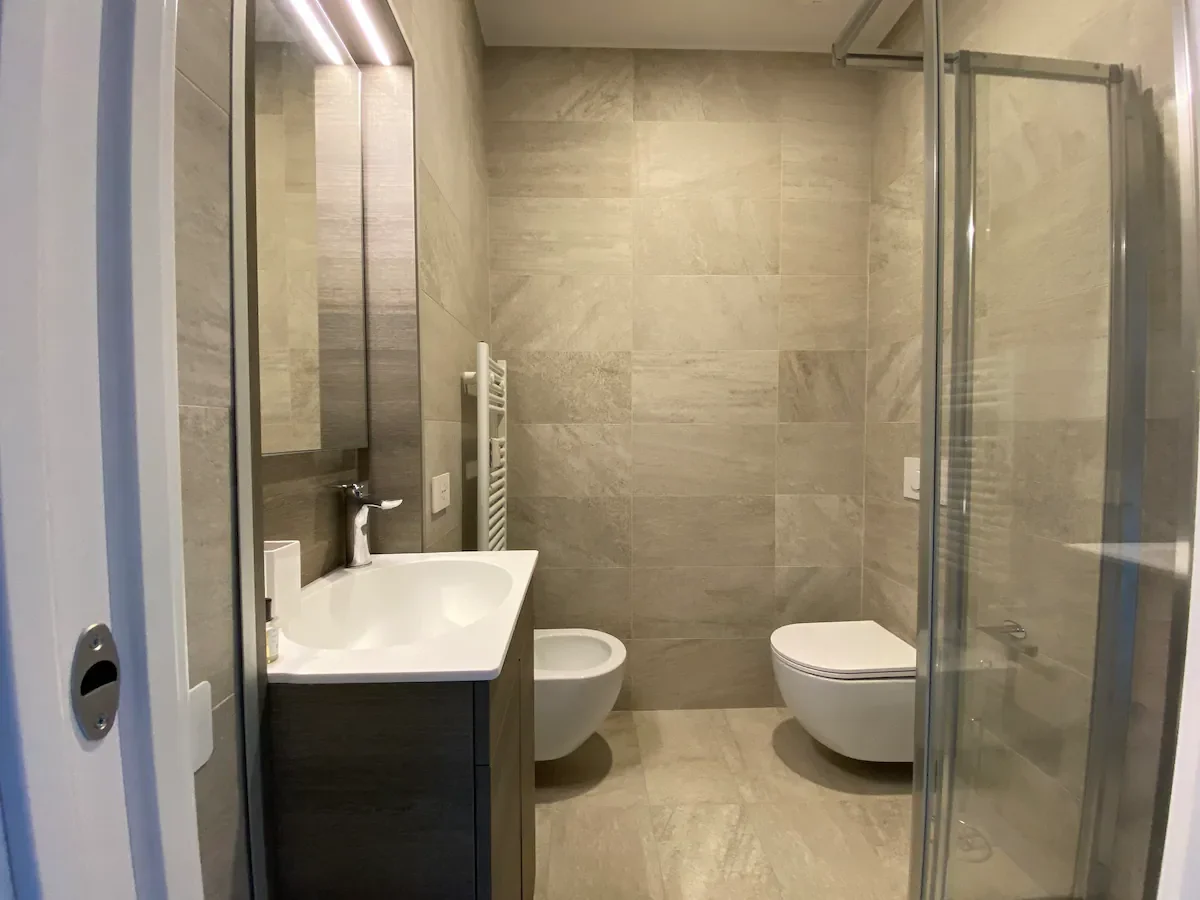 Elegante monolocale - Piazza Amendola 5 - Santa Lucia Immobiliare