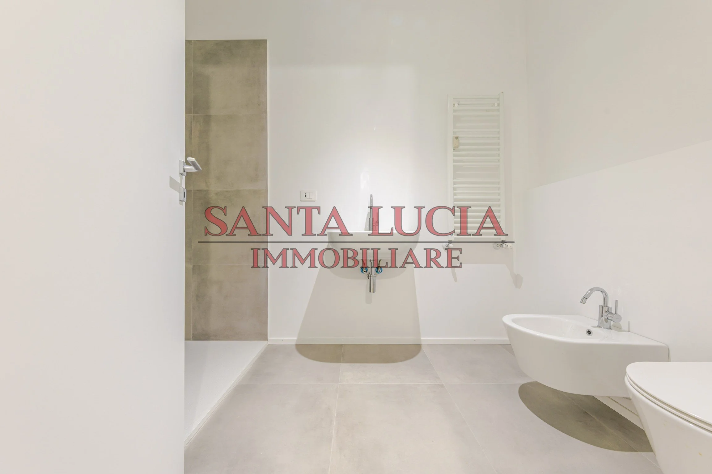 Via Mauro Macchi 58 - Trilocale ristrutturato con terrazzo e posto auto - Santa Lucia Immobiliare