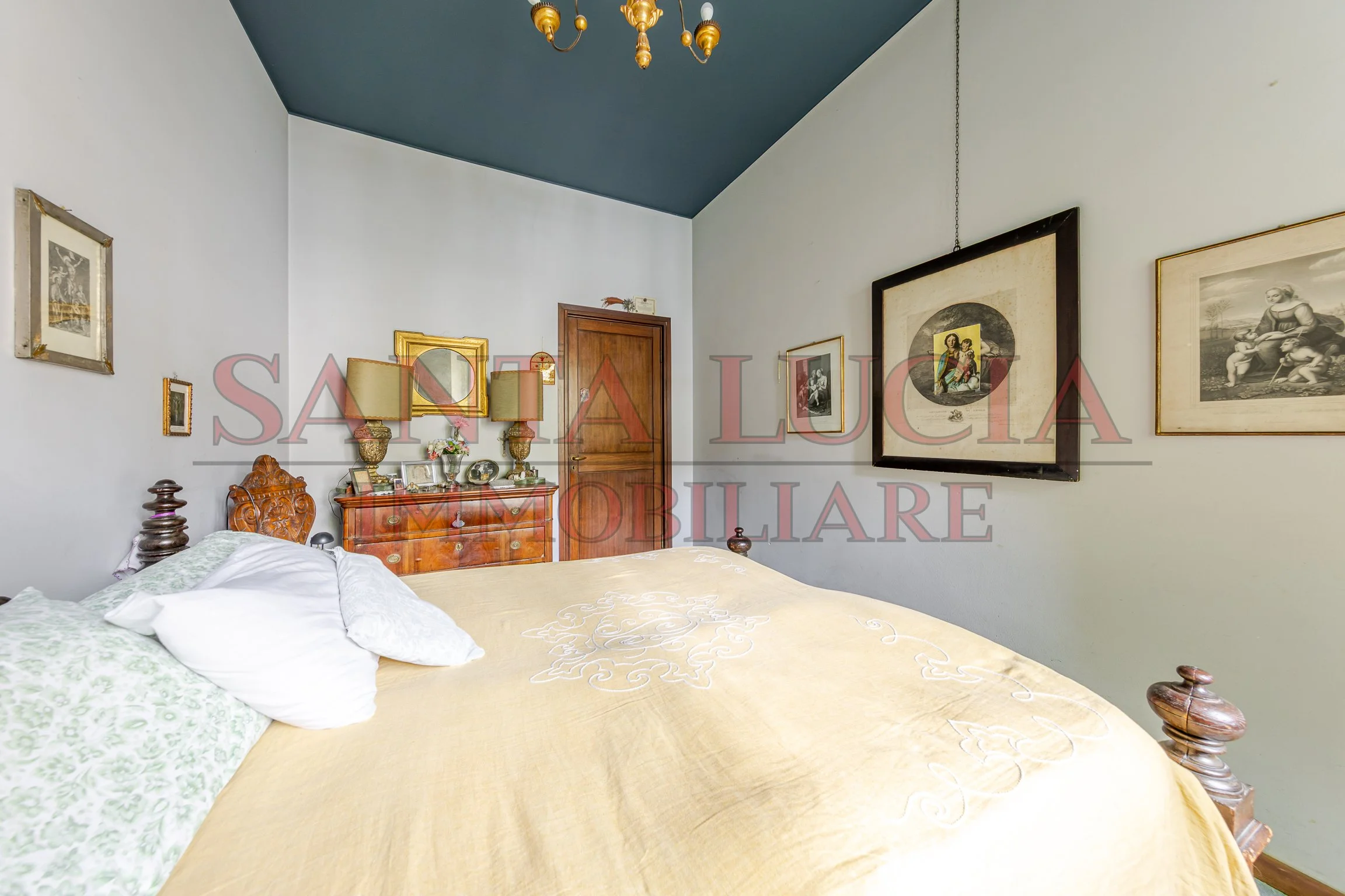 Elegante quadrilocale da ristrutturare in Via Alberto Mario 6 - In vendita - Santa Lucia Immobiliare