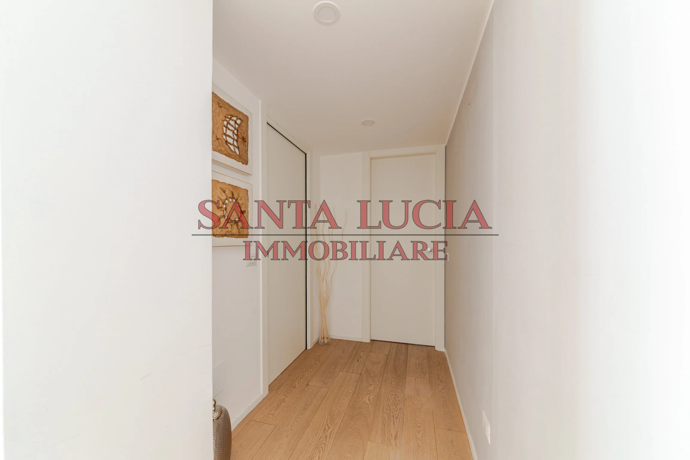 Ampio bilocale ristrutturato - Piazza Firenze 21 - Santa Lucia Immobiliare