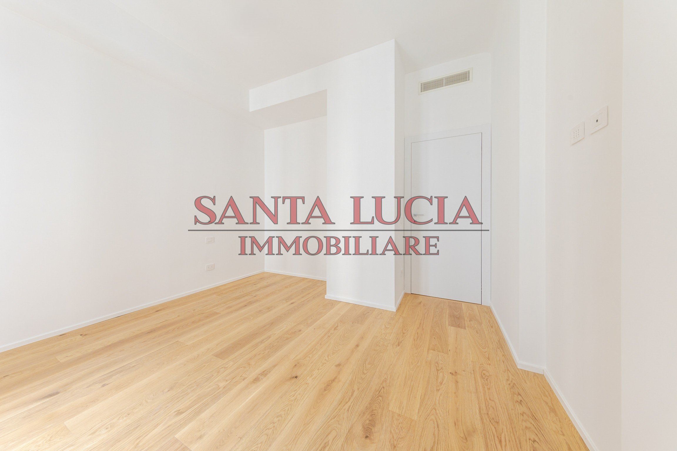 Bilocale ristrutturato con posto auto incluso - Via Mauro Macchi 58- Santa Lucia Immobiliare