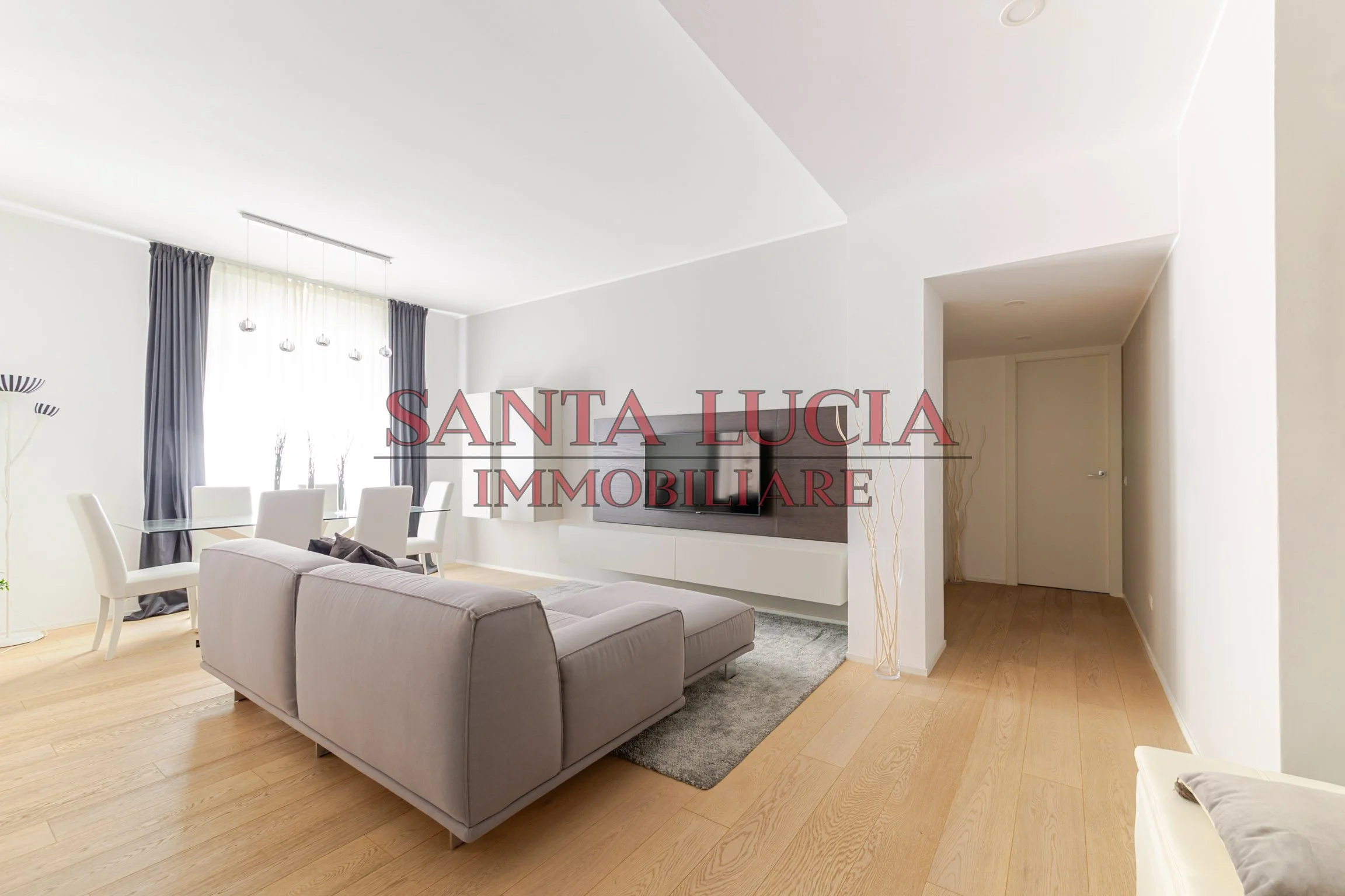 Ampio bilocale ristrutturato - Piazza Firenze 21 - Santa Lucia Immobiliare
