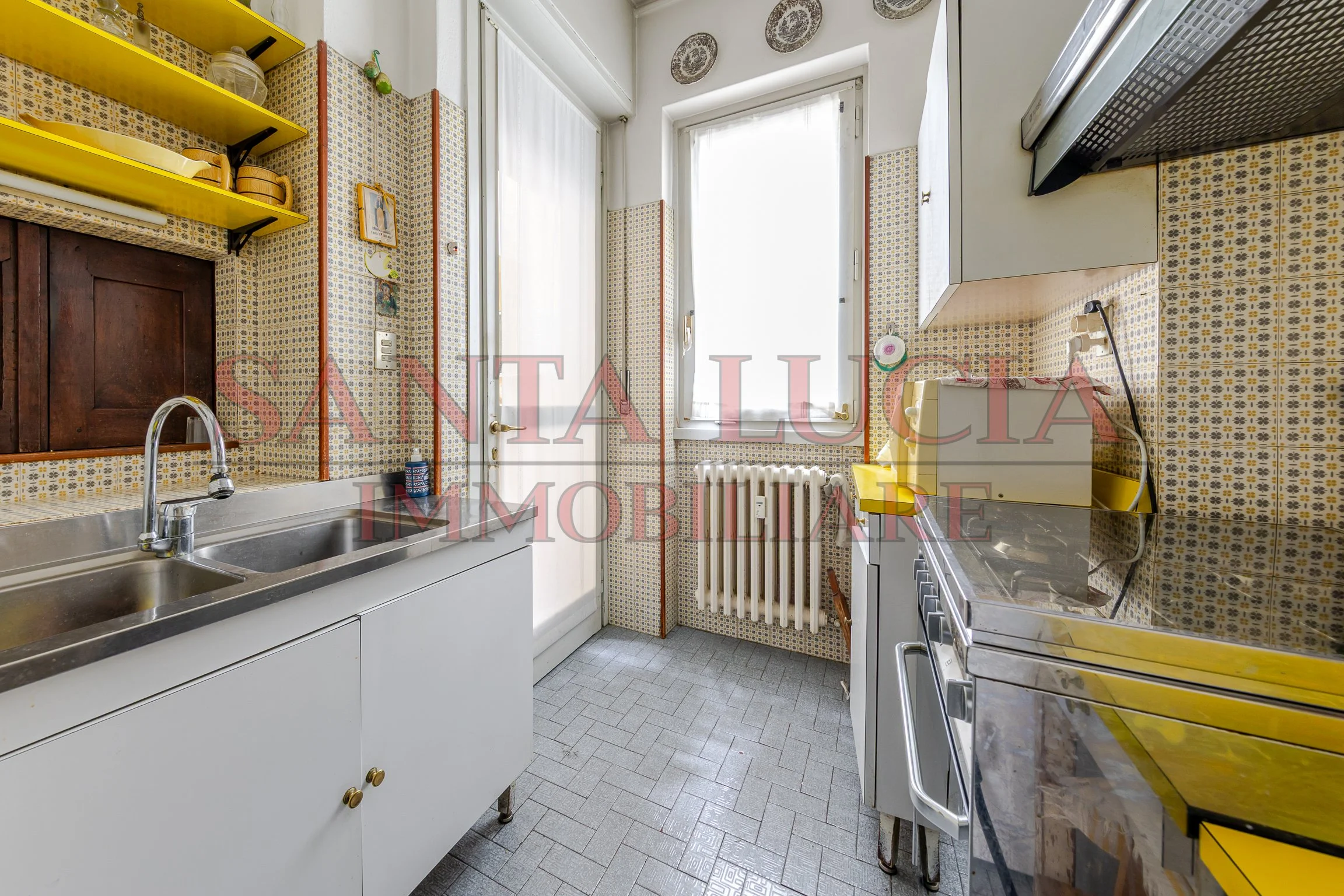 Elegante quadrilocale da ristrutturare in Via Alberto Mario 6 - In vendita - Santa Lucia Immobiliare