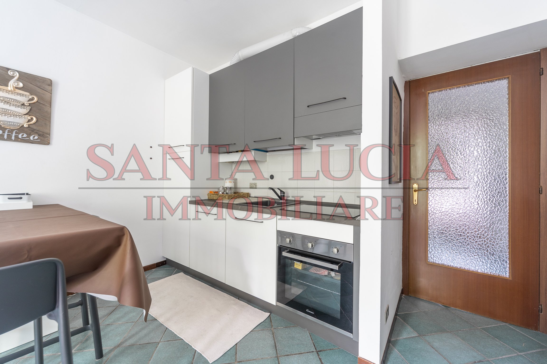 Luminoso bilocale completamente ristrutturato - via Raffaello Sanzio 24 - Santa Lucia Immobiliare