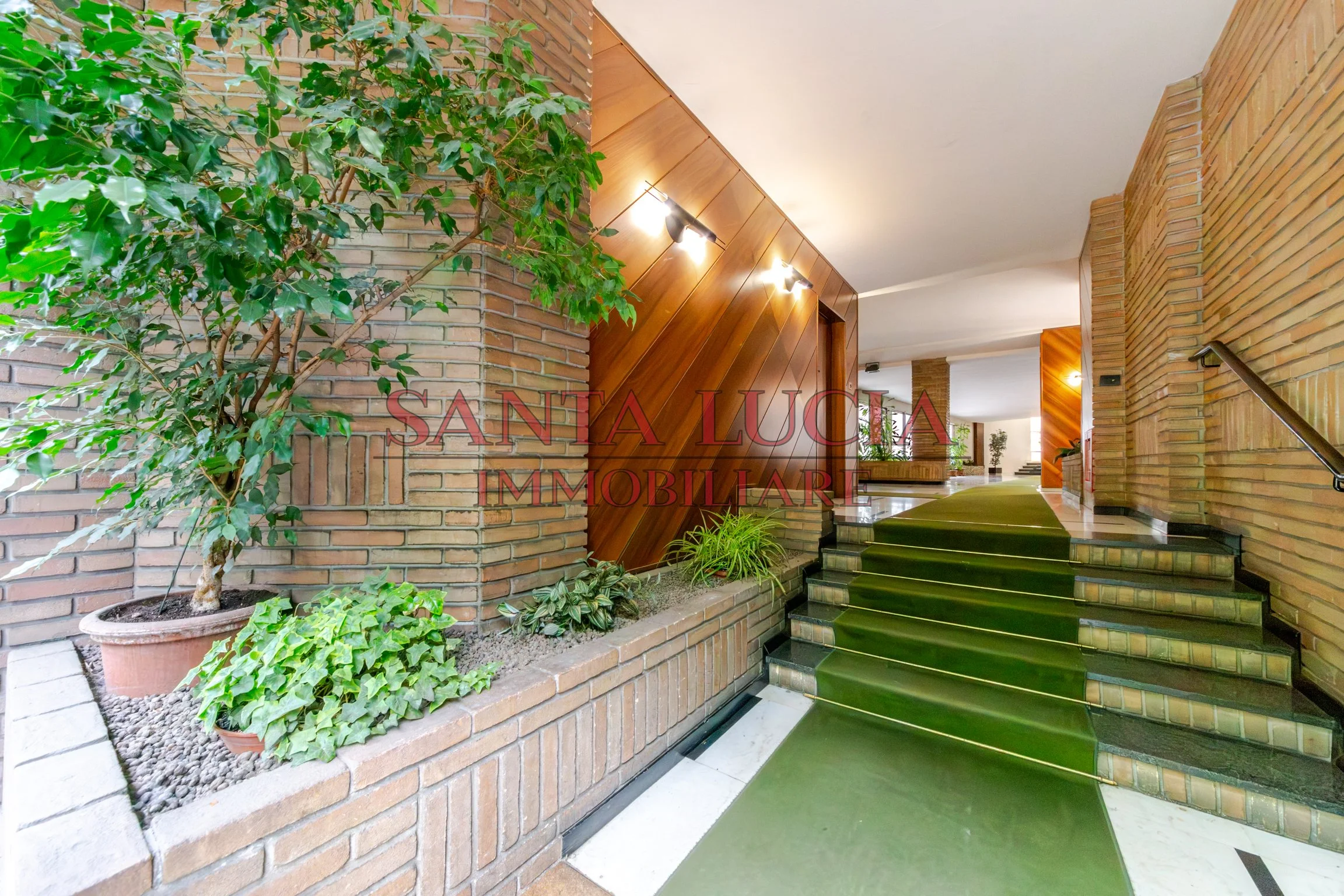 Ampio bilocale ristrutturato - Piazza Firenze 21 - Santa Lucia Immobiliare