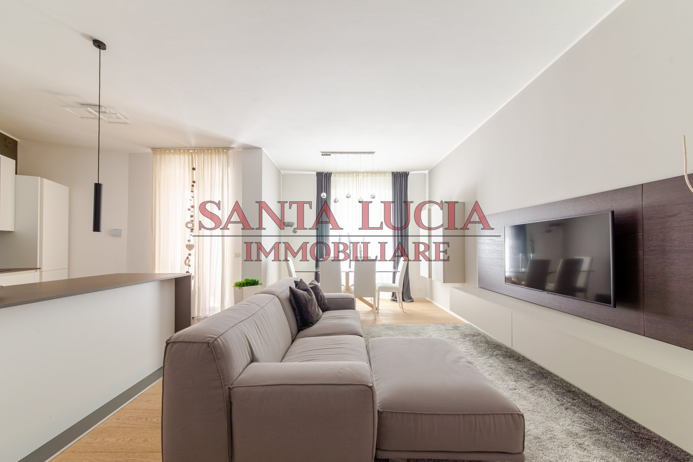 Ampio bilocale ristrutturato - Piazza Firenze 21 - Santa Lucia Immobiliare