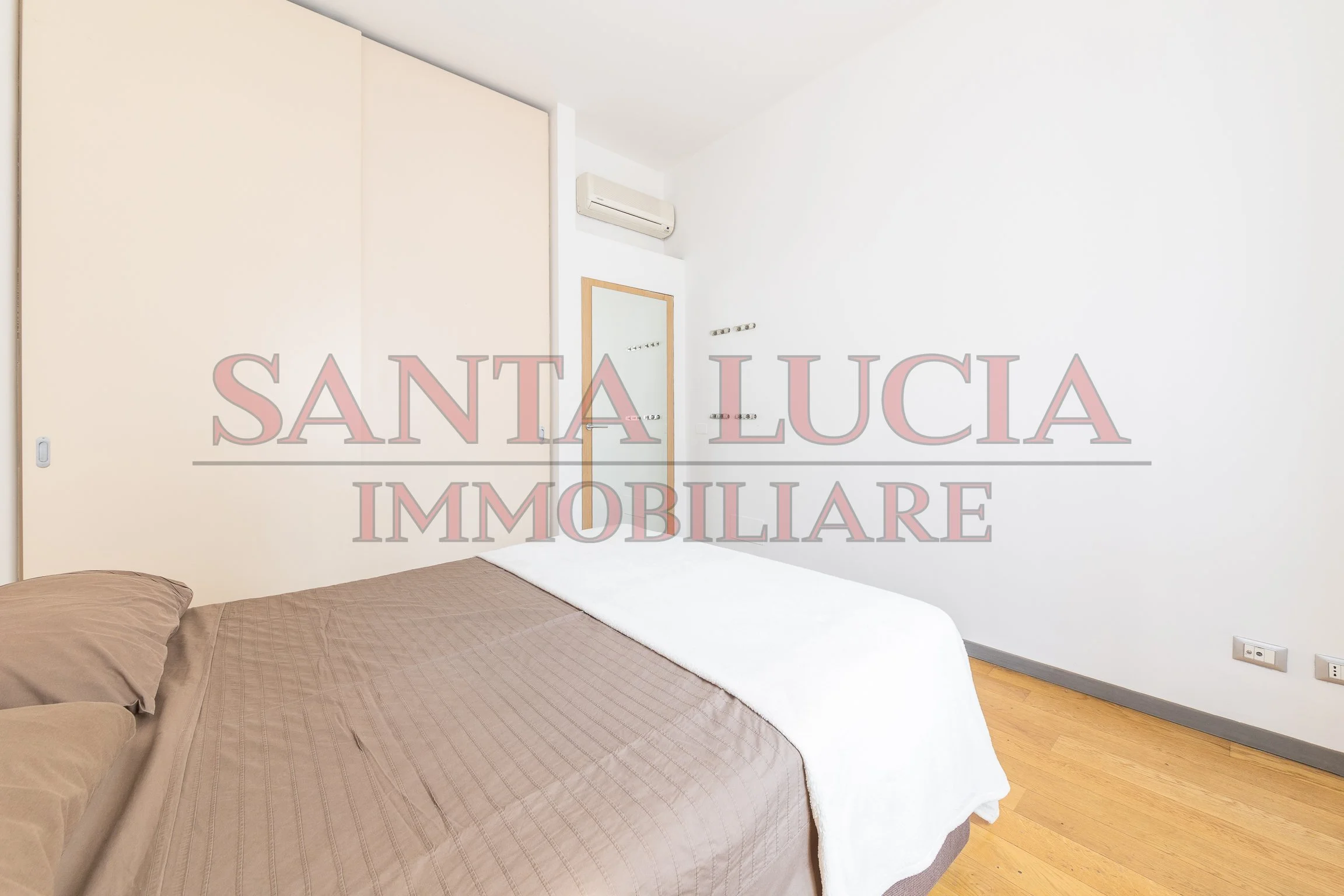 Elegante bilocale arredato - Via Carlo Ravizza 21 - Santa Lucia Immobiliare