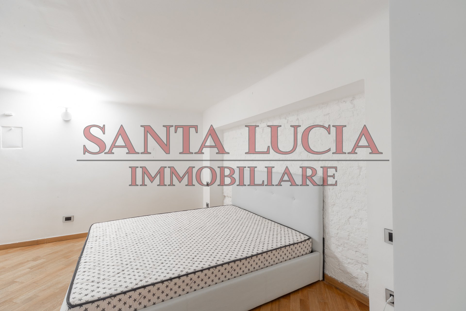 Elegante bilocale stile loft - Via Angelo Poliziano 13 - Santa Lucia Immobiliare