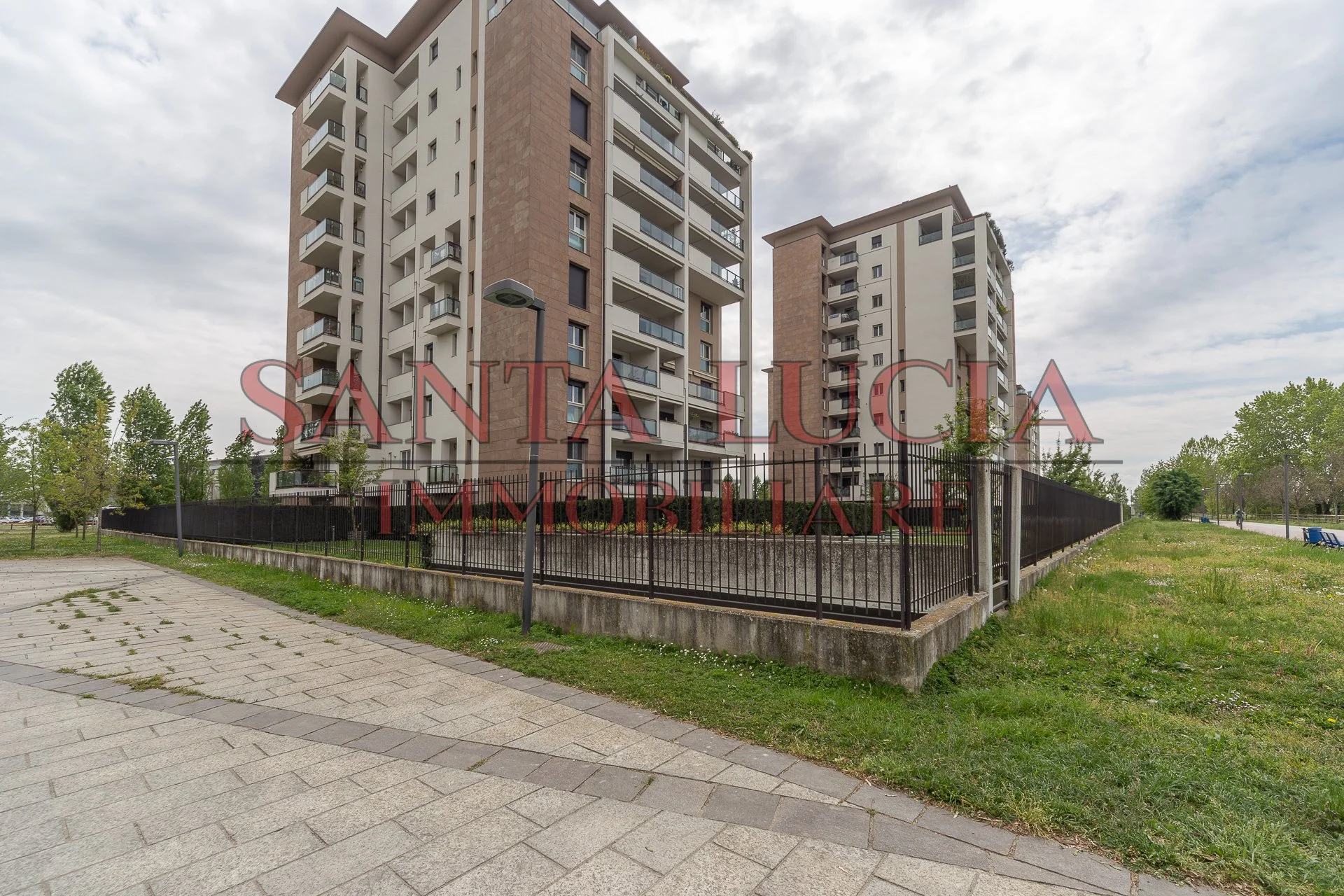 Trilocale panoramico con terrazza affacciata sul lago - Via Giotto 2a - Segrate - Santa Lucia Immobiliare