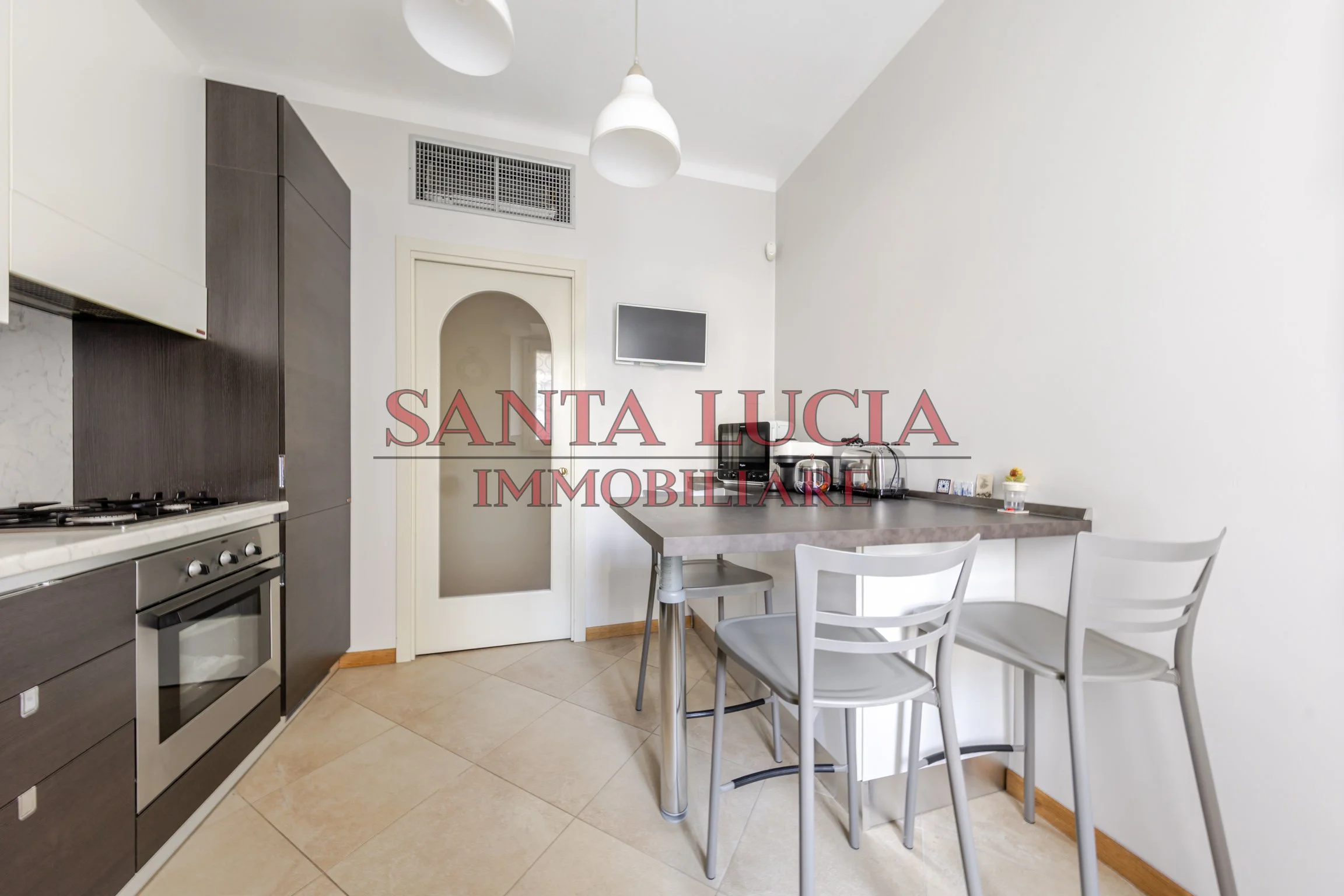 AMPIO ED ELEGANTE BILOCALE - VIA ROSMINI 1/A - SANTA LUCIA IMMOBILIARE