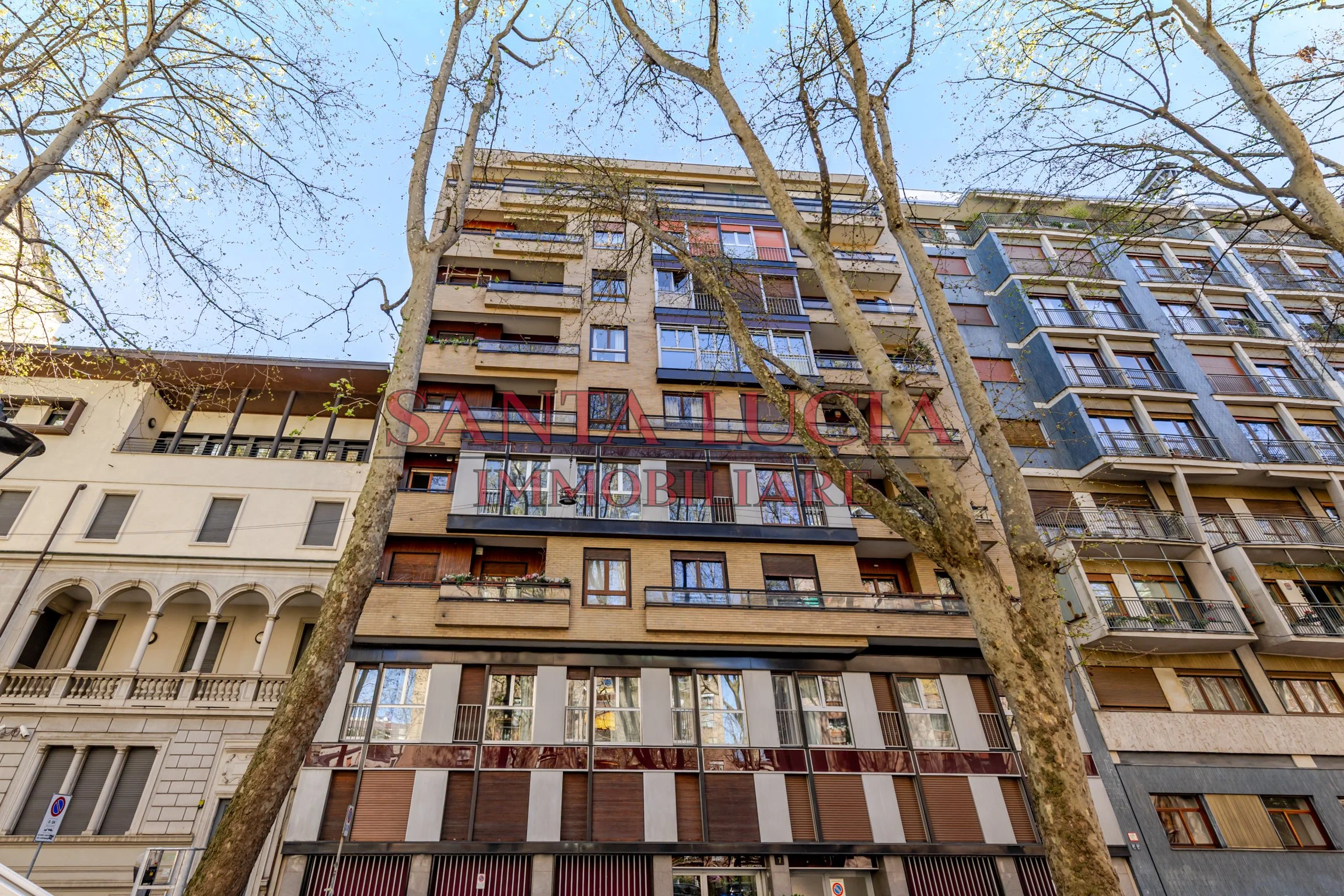 Via Domenichino 7 - Ampio bilocale piano alto - Santa Lucia Immobiliare