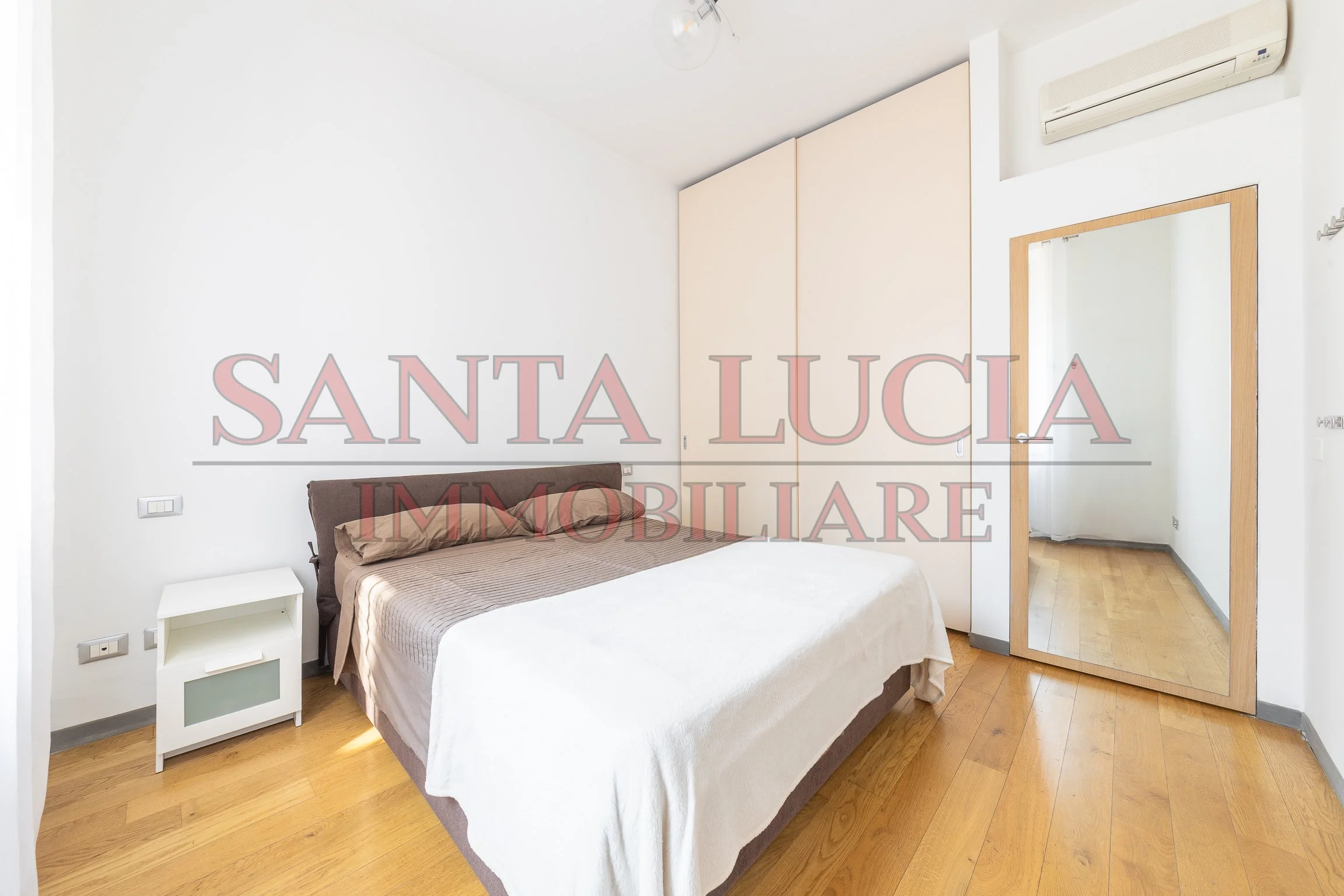Elegante bilocale arredato - Via Carlo Ravizza 21 - Santa Lucia Immobiliare