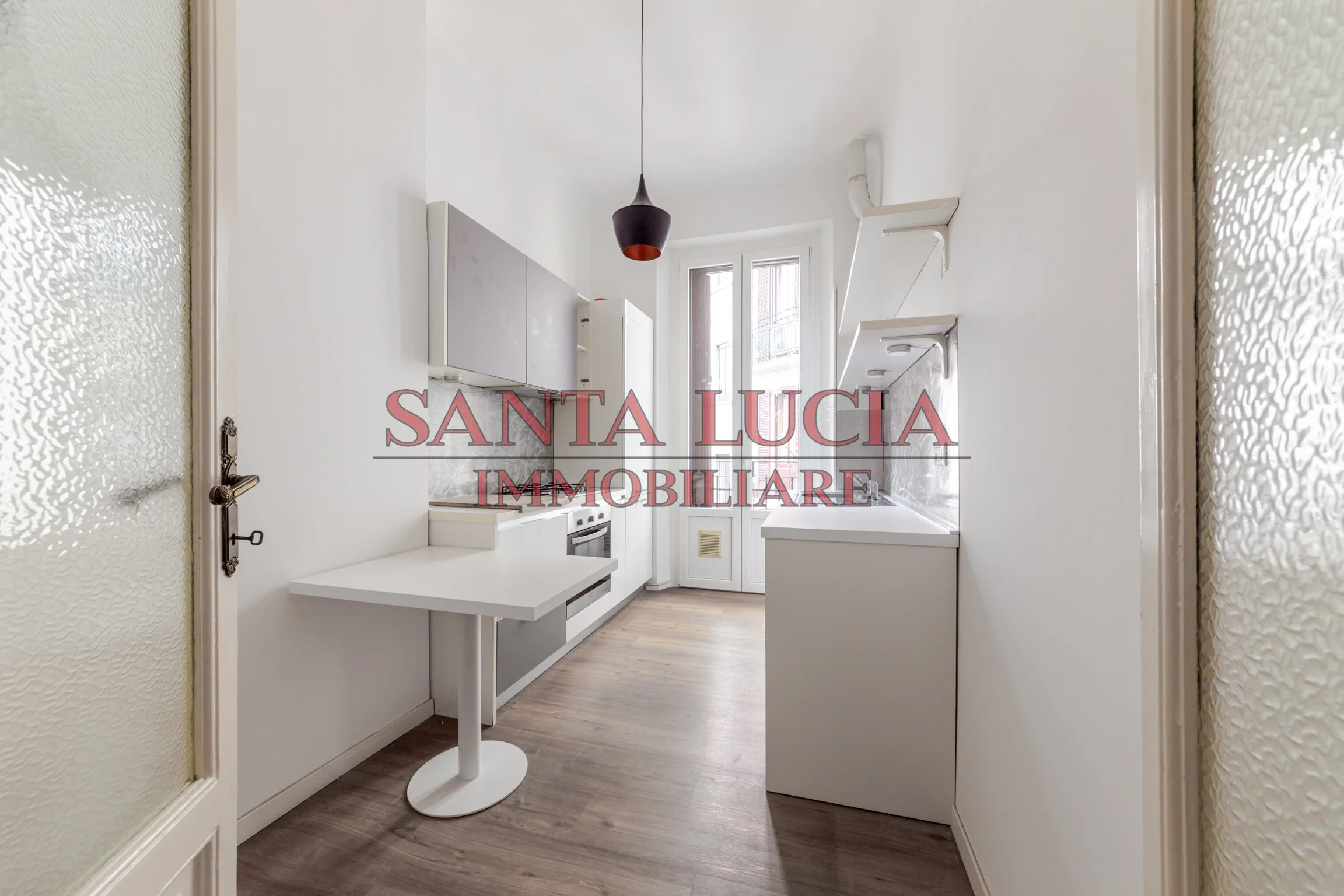 Elegante bilocale piano alto con balcone - Via Tiziano 13 Milano - Santa Lucia Immobiliare