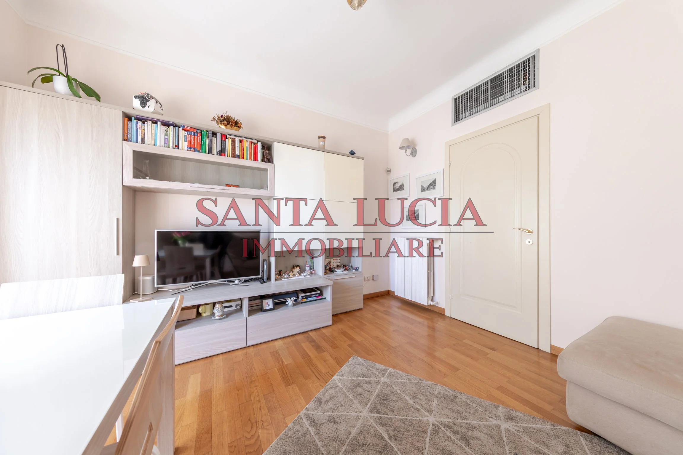 AMPIO ED ELEGANTE BILOCALE - VIA ROSMINI 1/A - SANTA LUCIA IMMOBILIARE