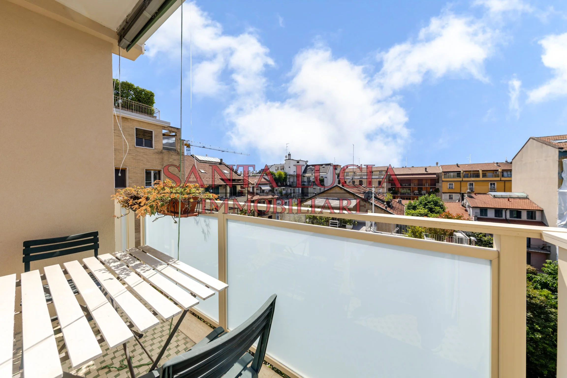 Elegante bilocale piano alto con balcone   - Via Alberto Mario 8 - Santa Lucia Immobiliare