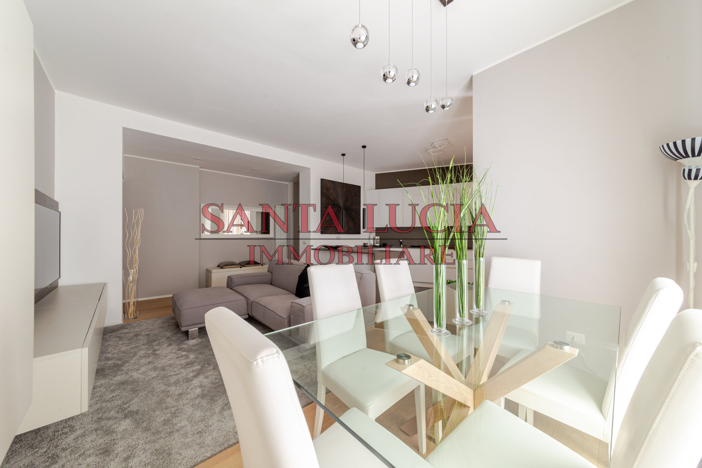 Ampio bilocale ristrutturato - Piazza Firenze 21 - Santa Lucia Immobiliare