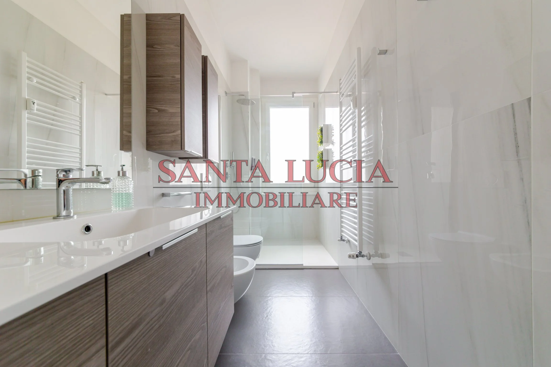 Ampio bilocale ristrutturato - Piazza Firenze 21 - Santa Lucia Immobiliare