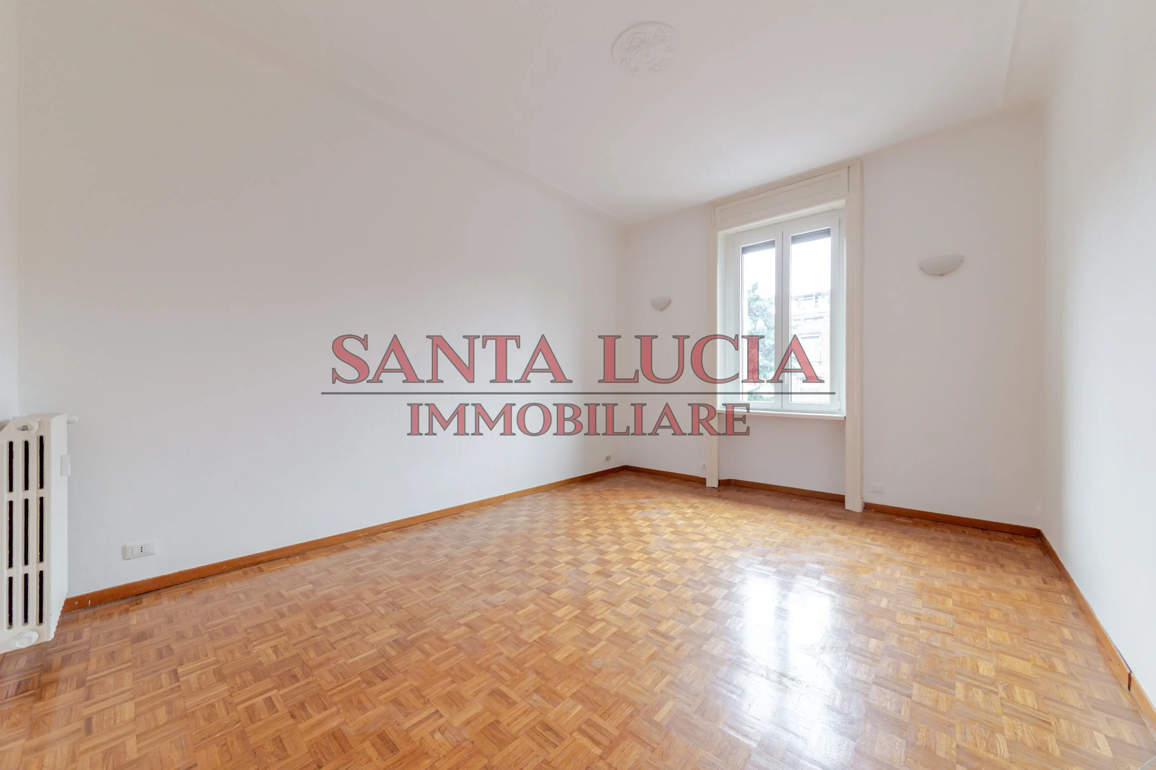 Elegante bilocale piano alto con balcone - Via Tiziano 13 Milano - Santa Lucia Immobiliare