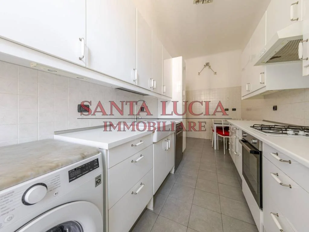 Elegante quadrilocale in stabile signorile - Via Carlo Ravizza 14 - Santa Lucia Immobiliare
