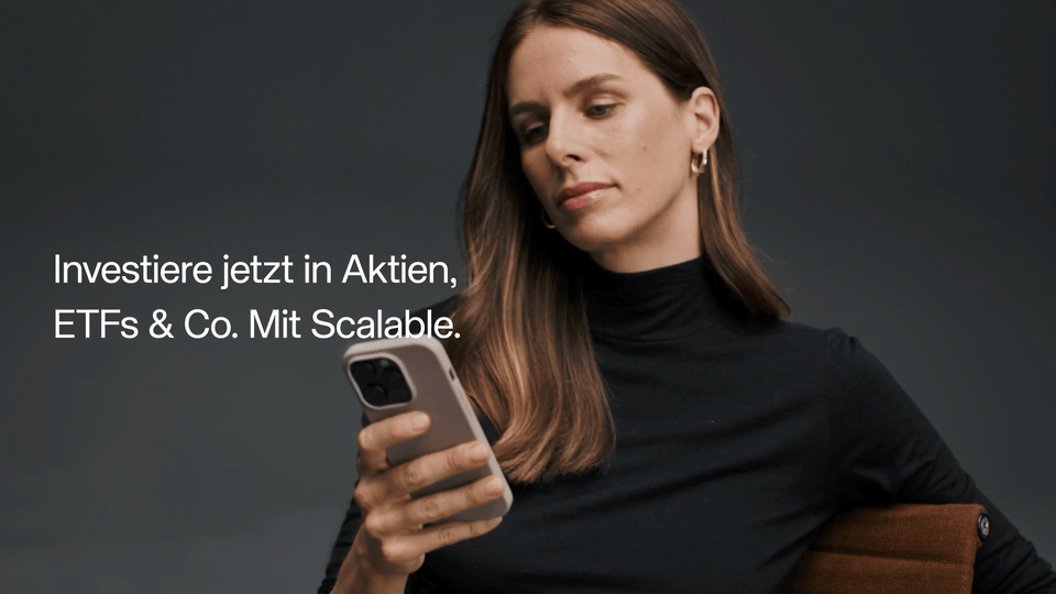 2024-Q4_DE_DES-4883_2_person 2_1920x1080_Empowerment.gif