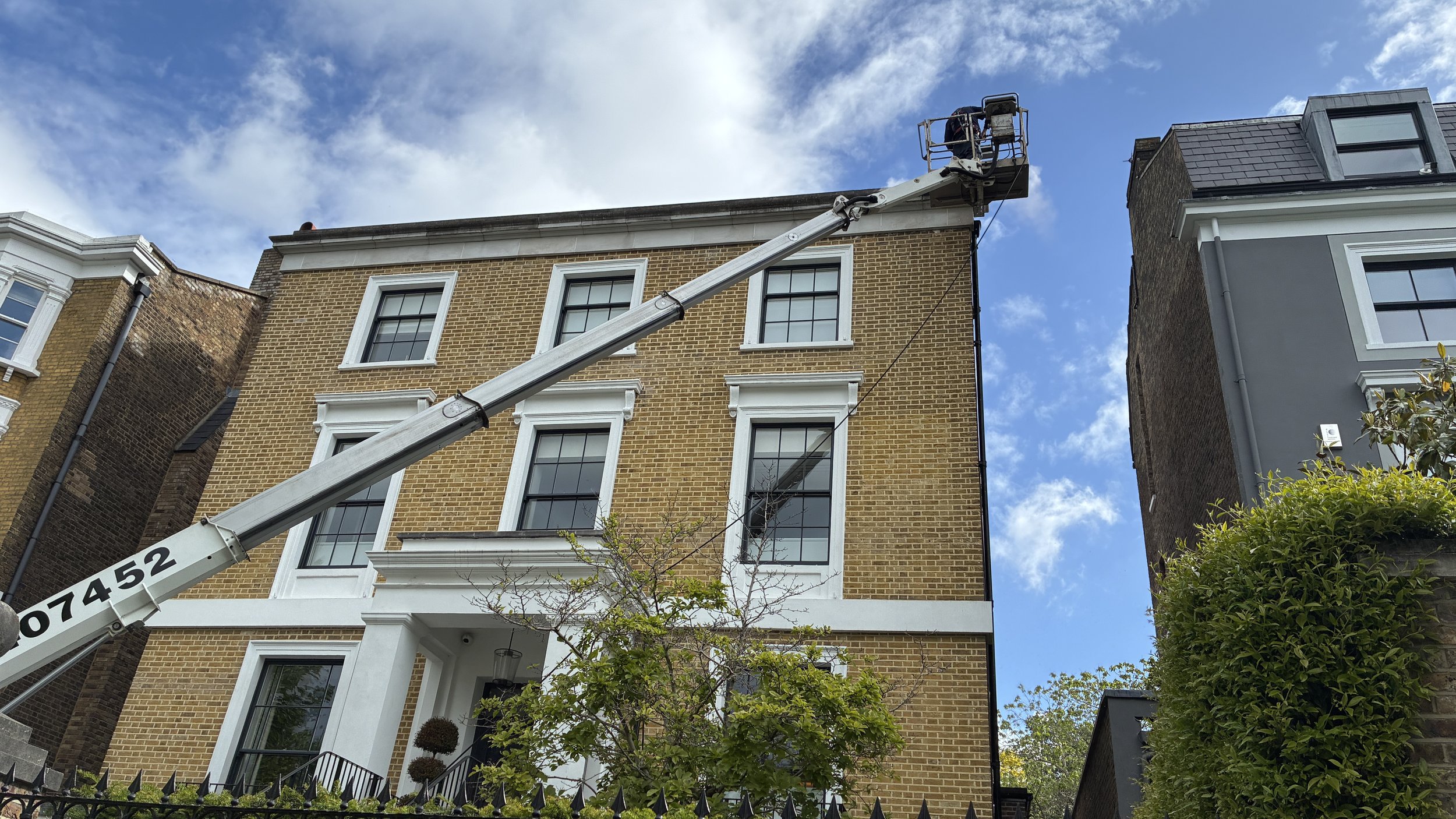 DOFF cleaning with cherry picker