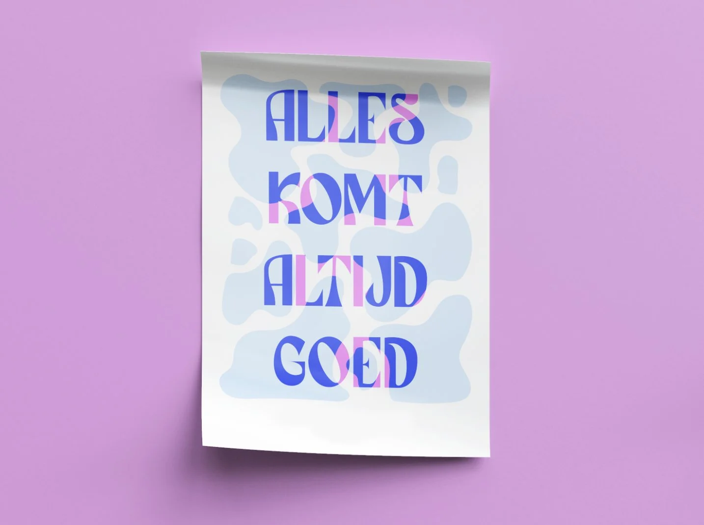 A white card with blue and pink abstract shapes and the Swedish phrase 'Allt går att lösa' written in blue and pink letters, set against a purple background.