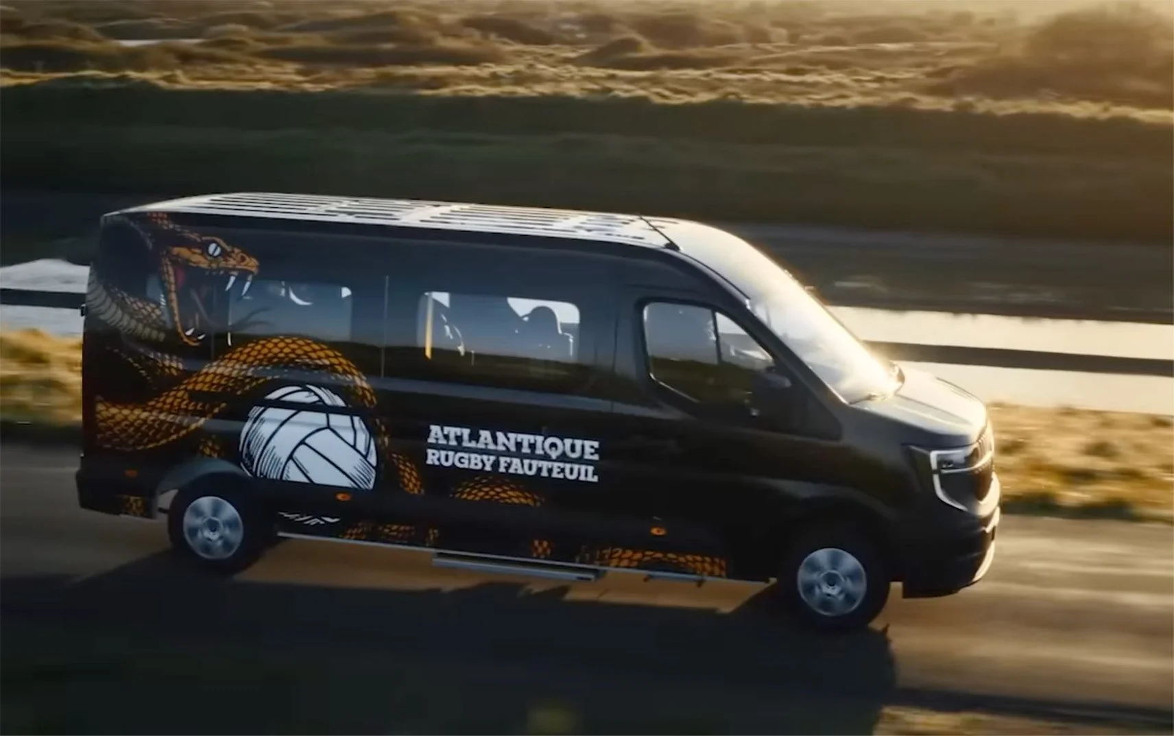 Renault x Qstomize - 1van1team 