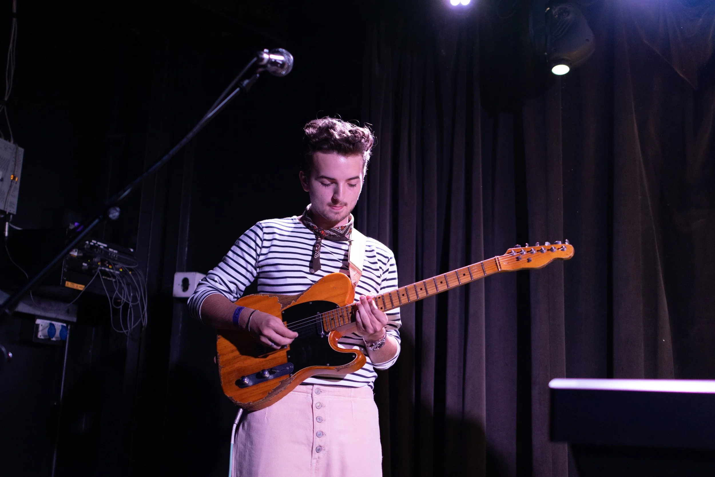 wooden dog o2 academy -22.jpg