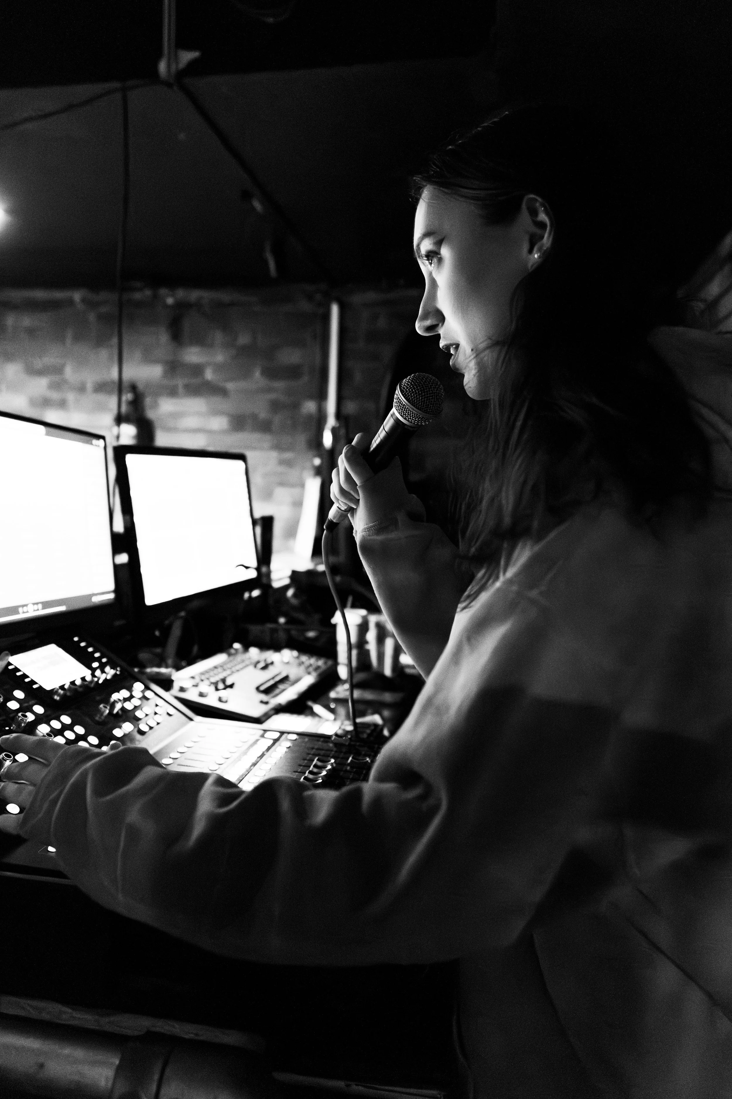 ellie soundcheck -25.jpg