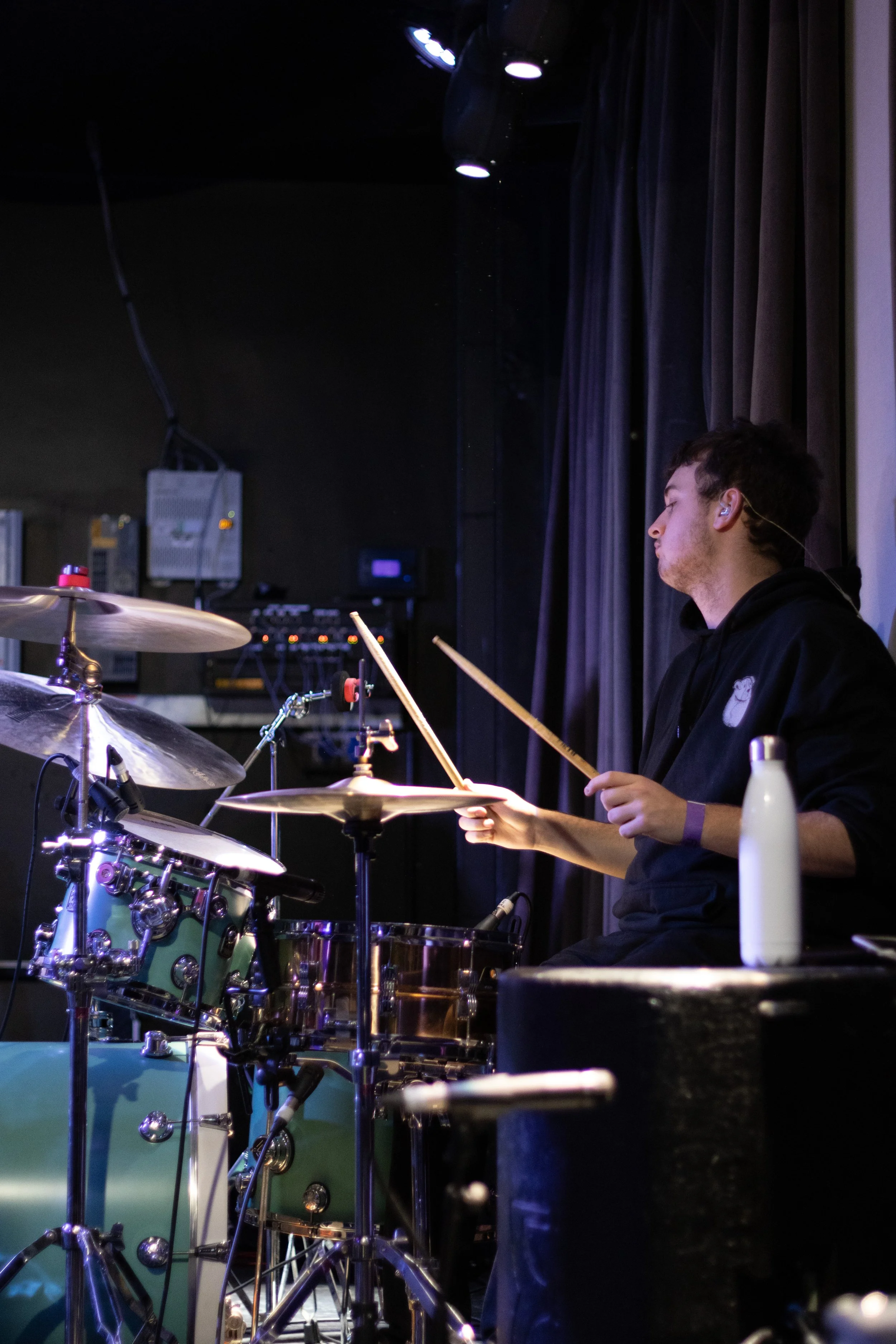 wooden dog o2 academy -29.jpg