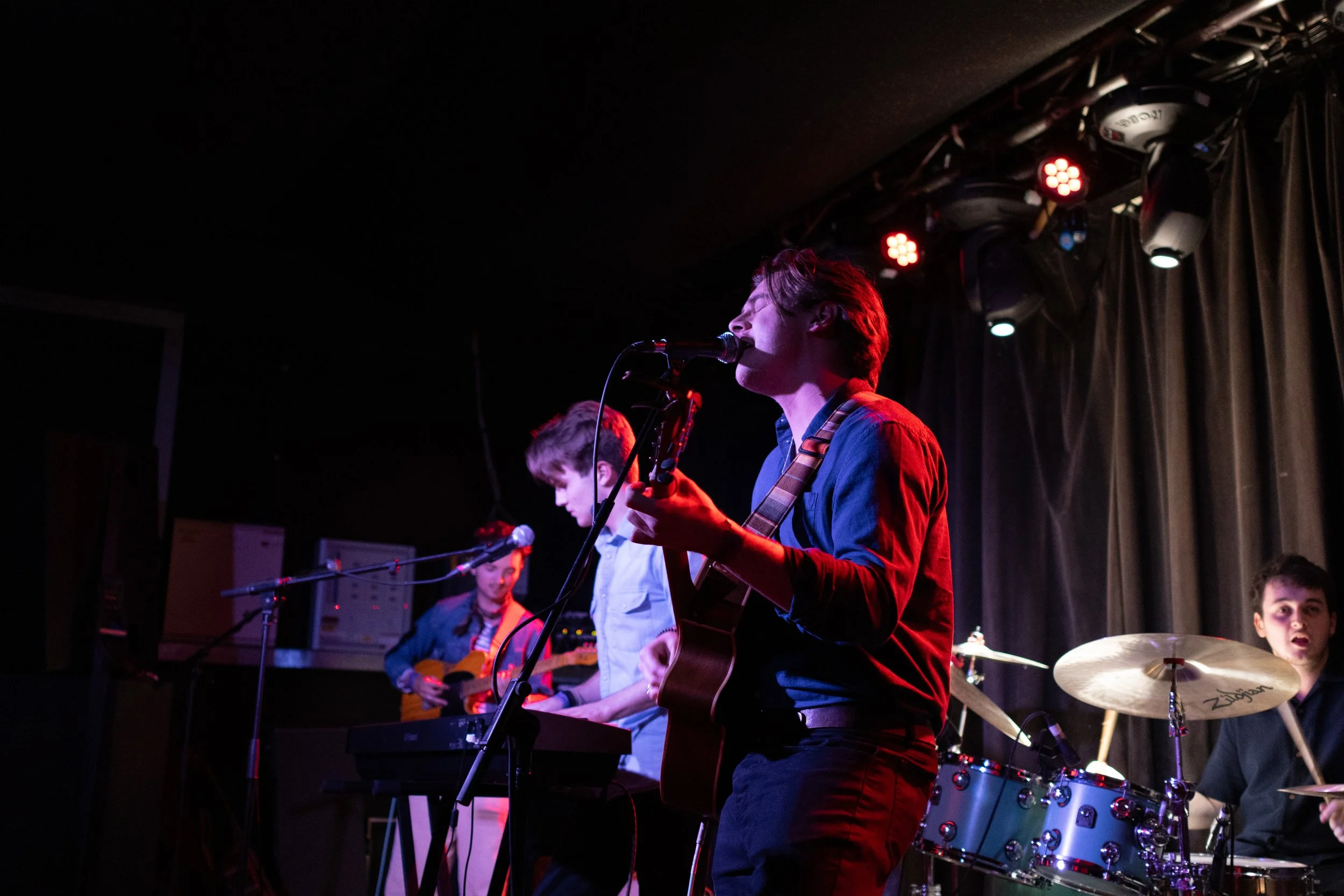 wooden dog o2 academy -41.jpg