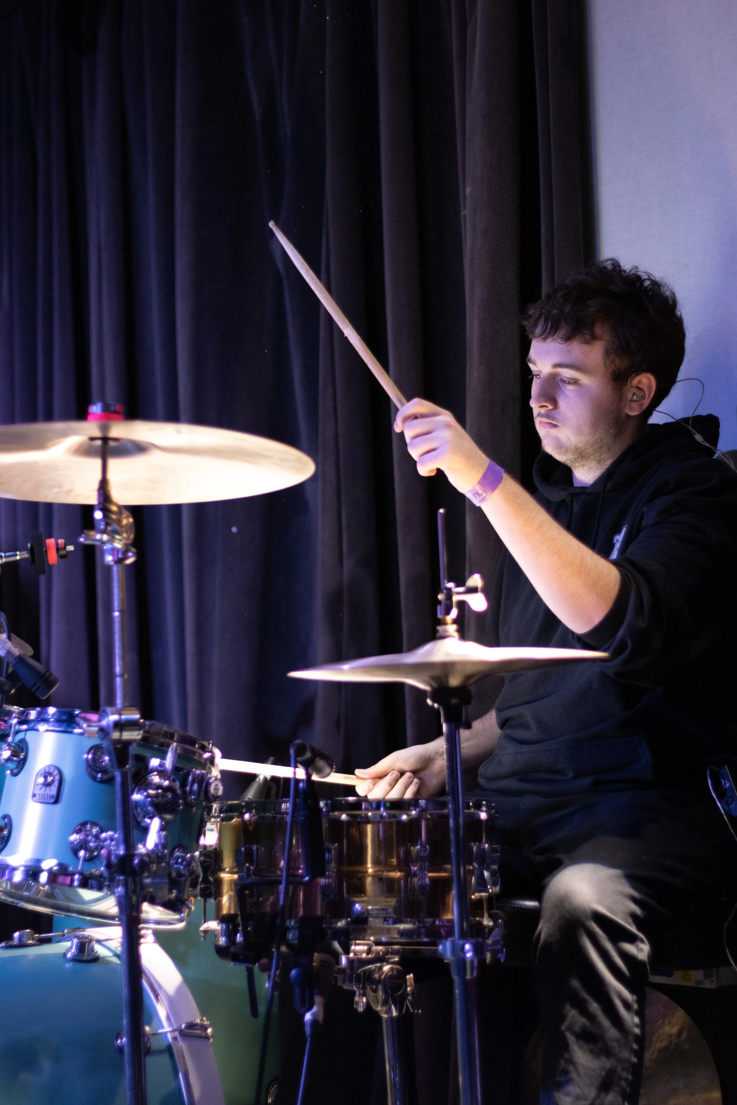 wooden dog o2 academy -28.jpg