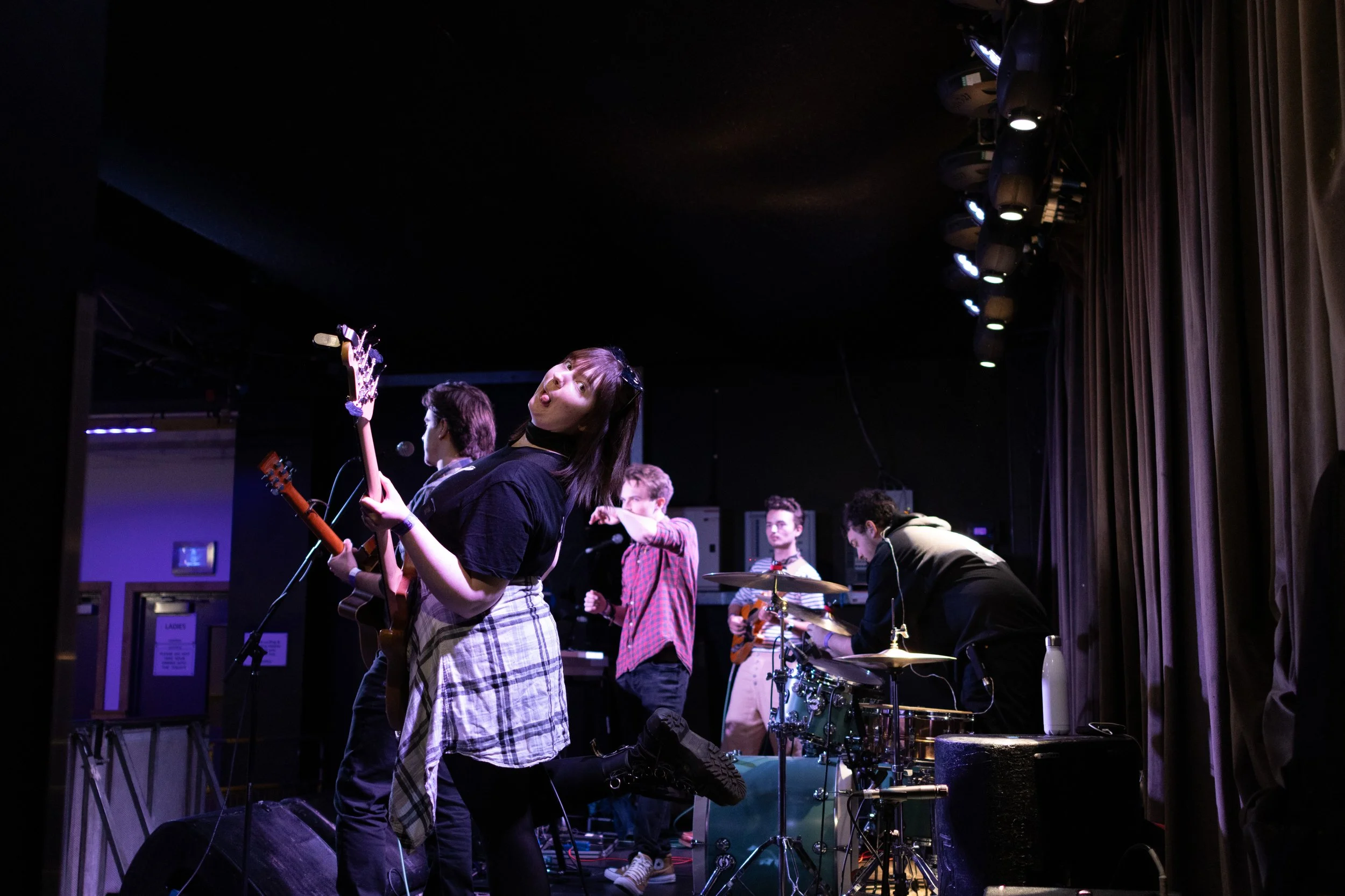 wooden dog o2 academy -23.jpg