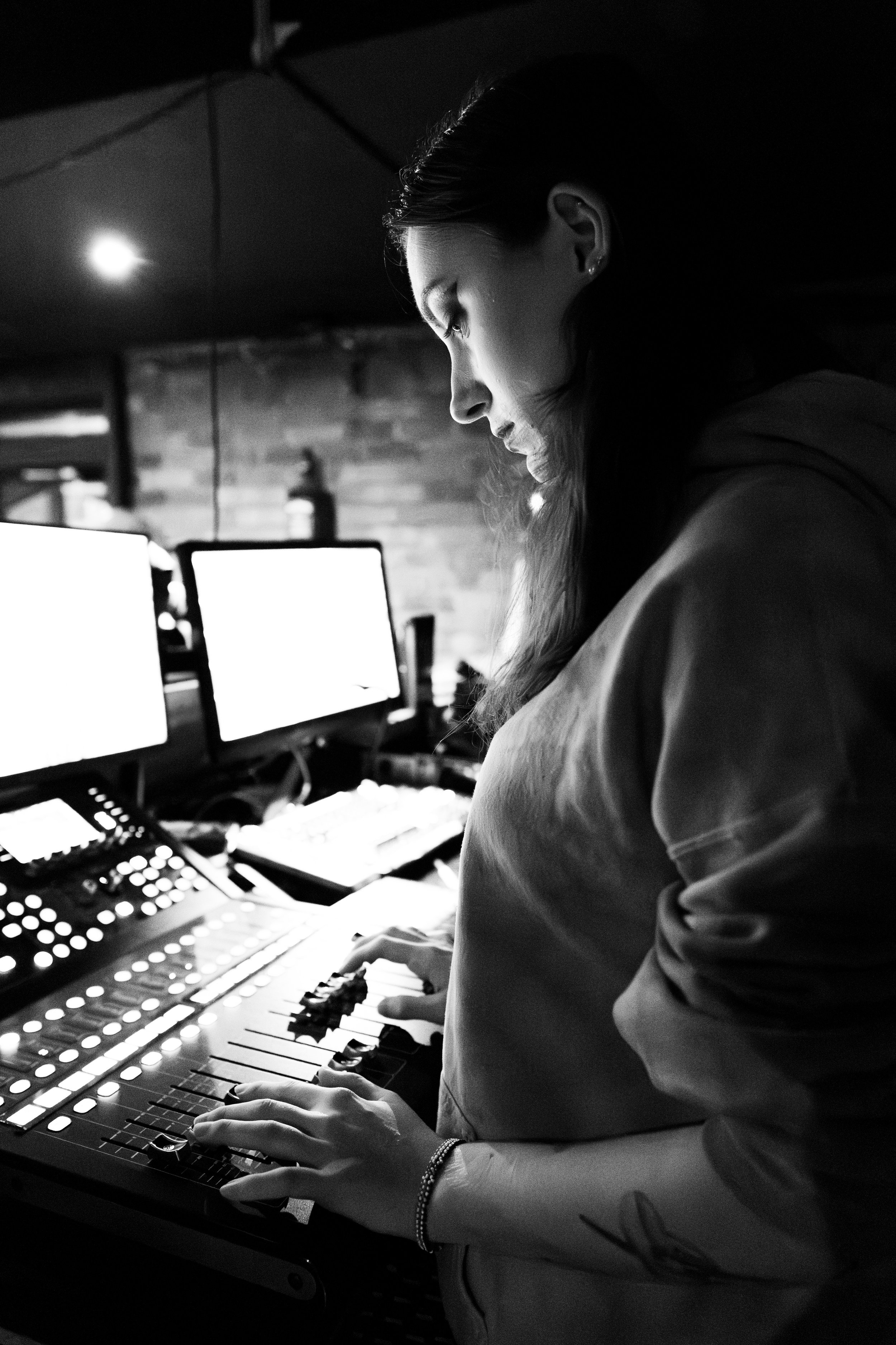 ellie soundcheck -16.jpg