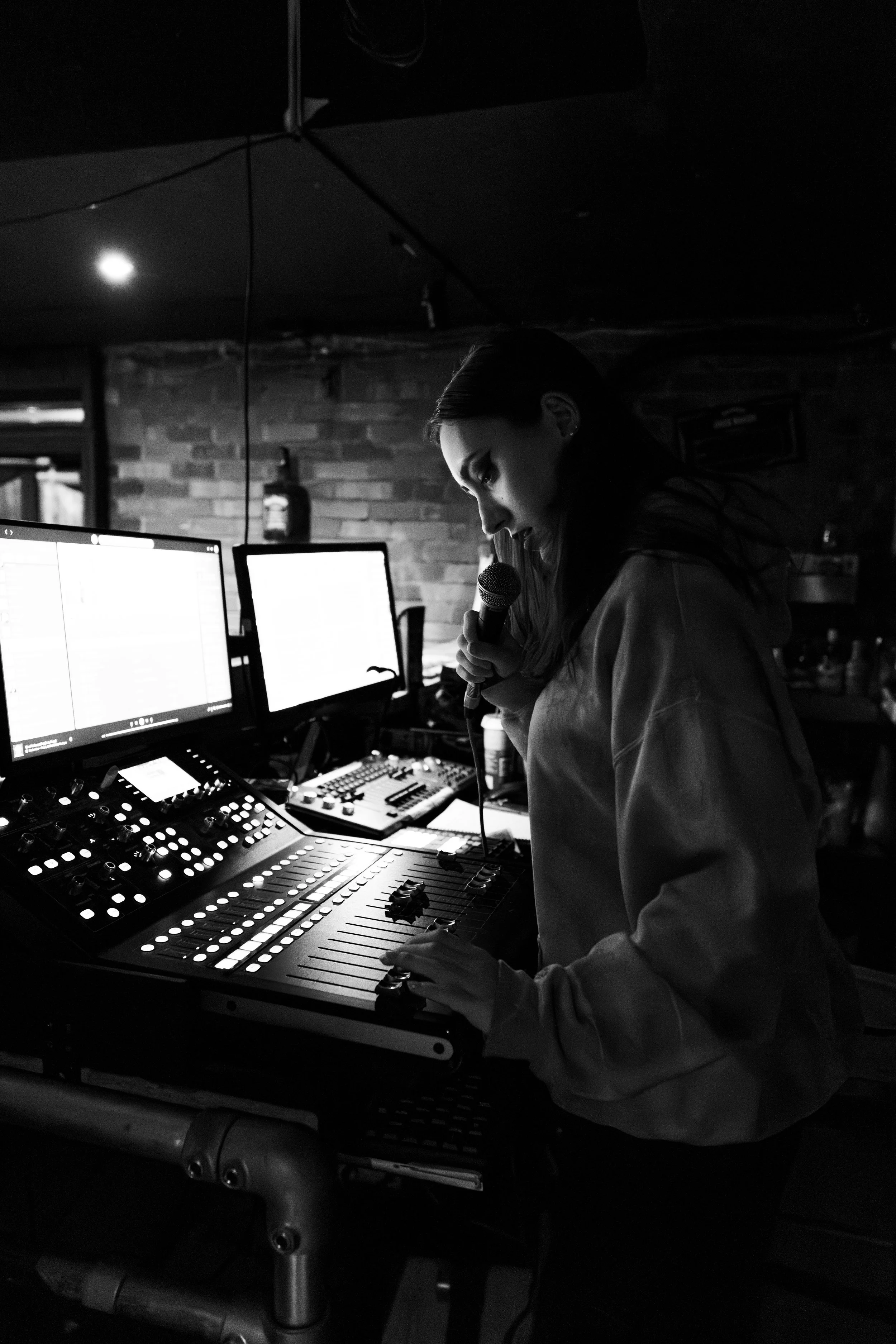 ellie soundcheck -40.jpg
