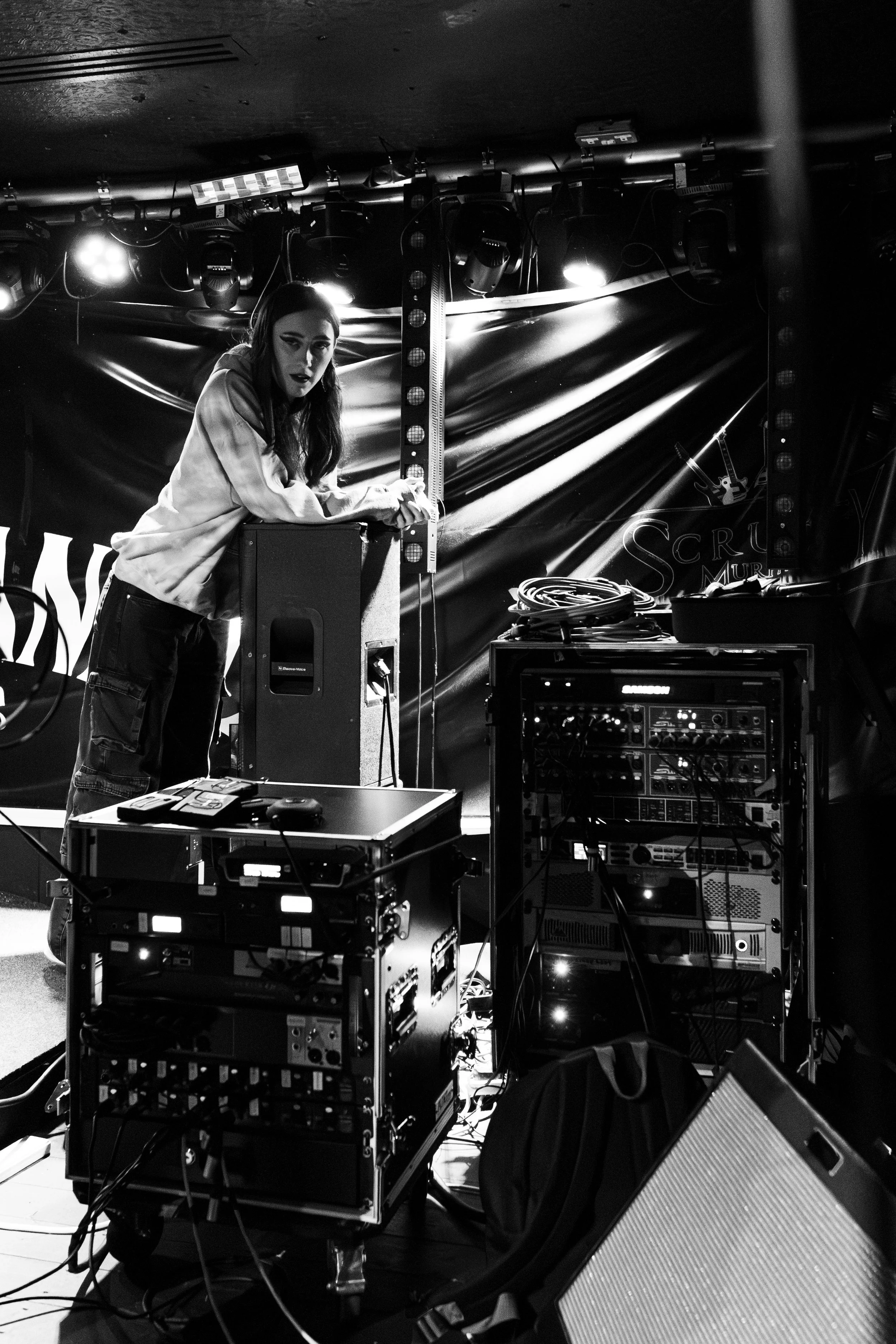 ellie soundcheck -15.jpg