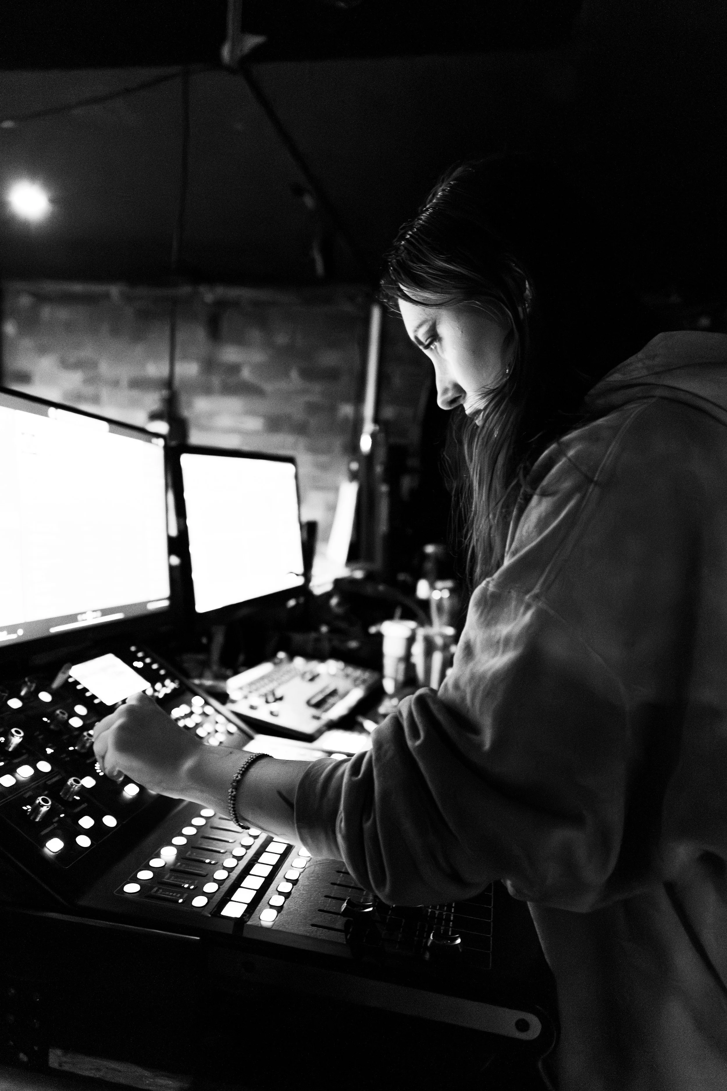 ellie soundcheck -26.jpg