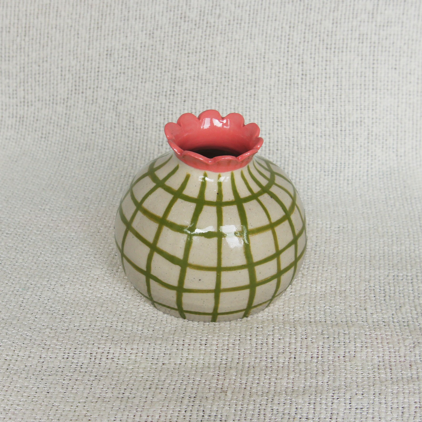 CHECKERED_VASE_2.jpg