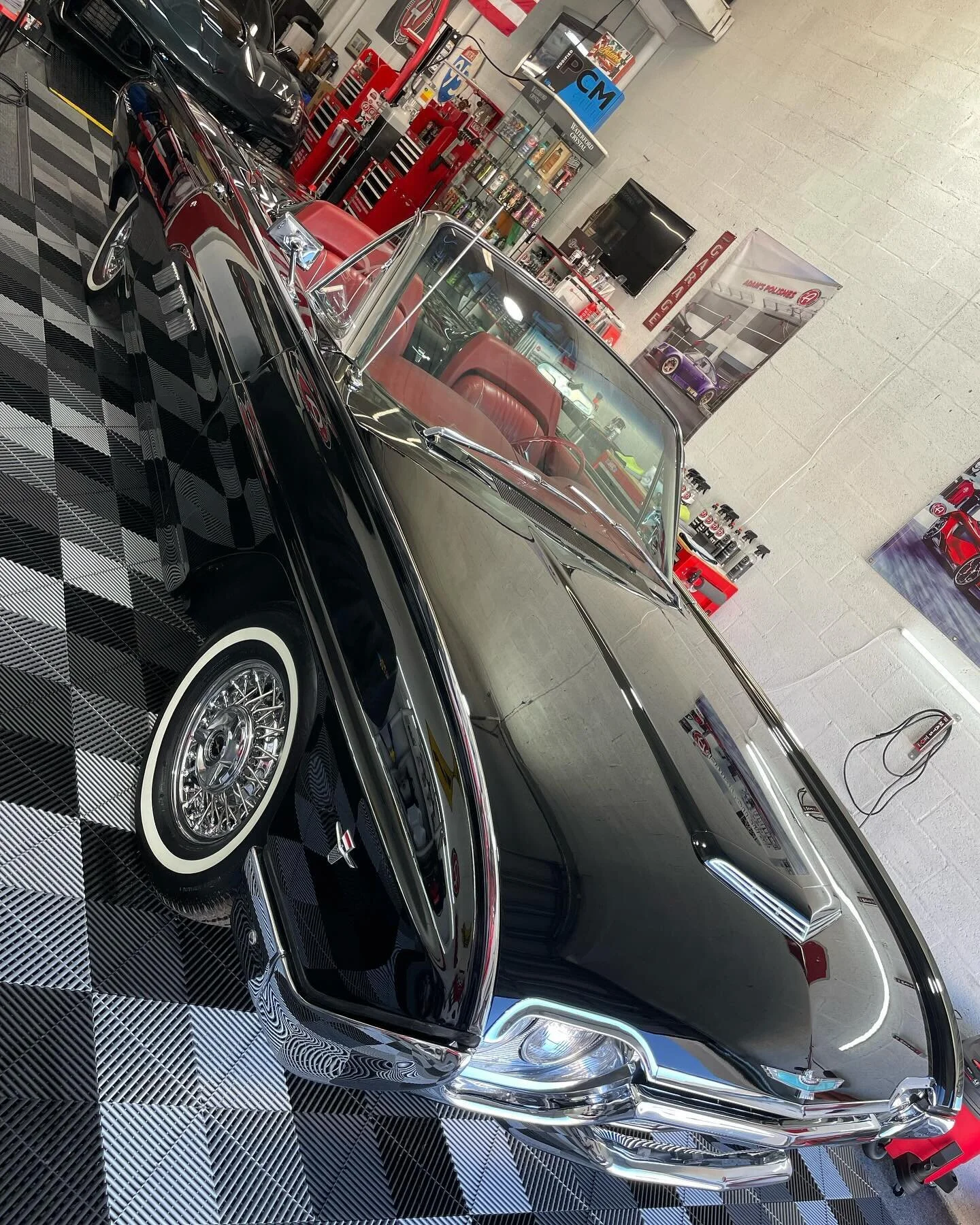 1963 Thunderbird Looking Flawless after performing Full Paint Correction and Ceramic Coating Application ✨✨✨
.
.
.
#Ford #Thunderbird #1963 #Convertible #BlackPaint #Detailing #CeramicCoating #PaintCorrection #DetailersOfInstagram #WestPalmBeach #Flo