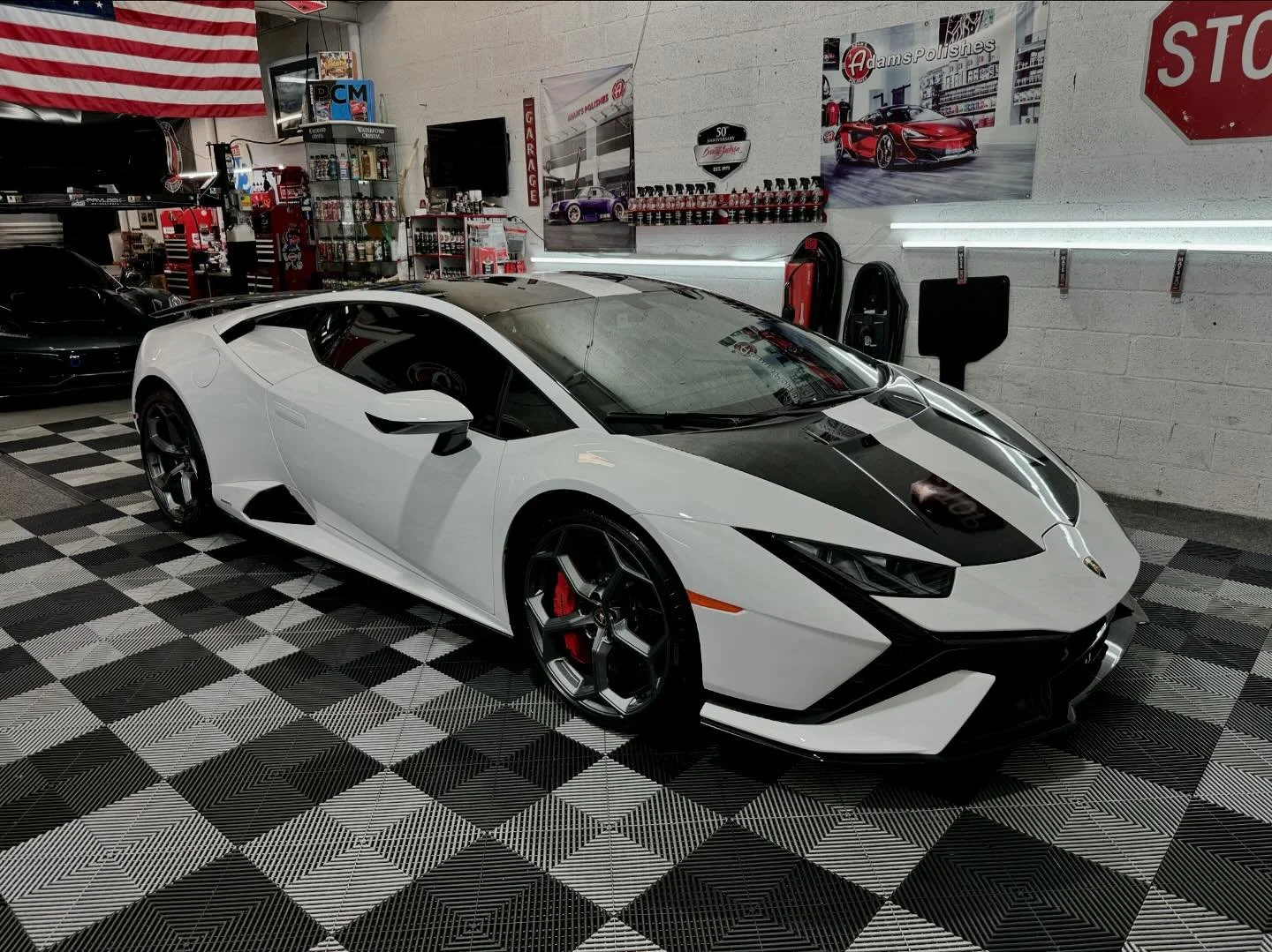 Lamborghini Huracan Tecnica dialed in!✨✨✨
.
.
.
.
.
#Detailing #CeramicCoating #PaintCorrection #DetailersofInstagram #SouthFlorida #PalmBeach #AdamsPolishes #LuxuryCar #MarinoMotorsportsDetailing
#Detailing #GrapheneCeramicCoating #Wax #Gloss #Detai