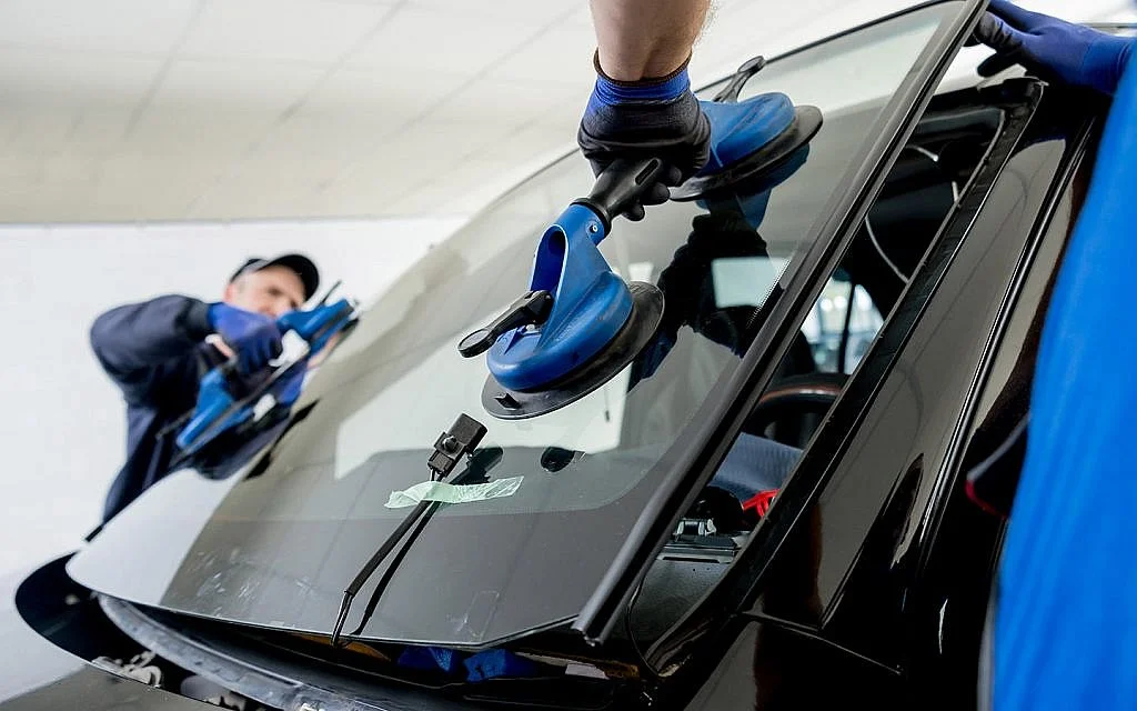 EZ Auto Glass