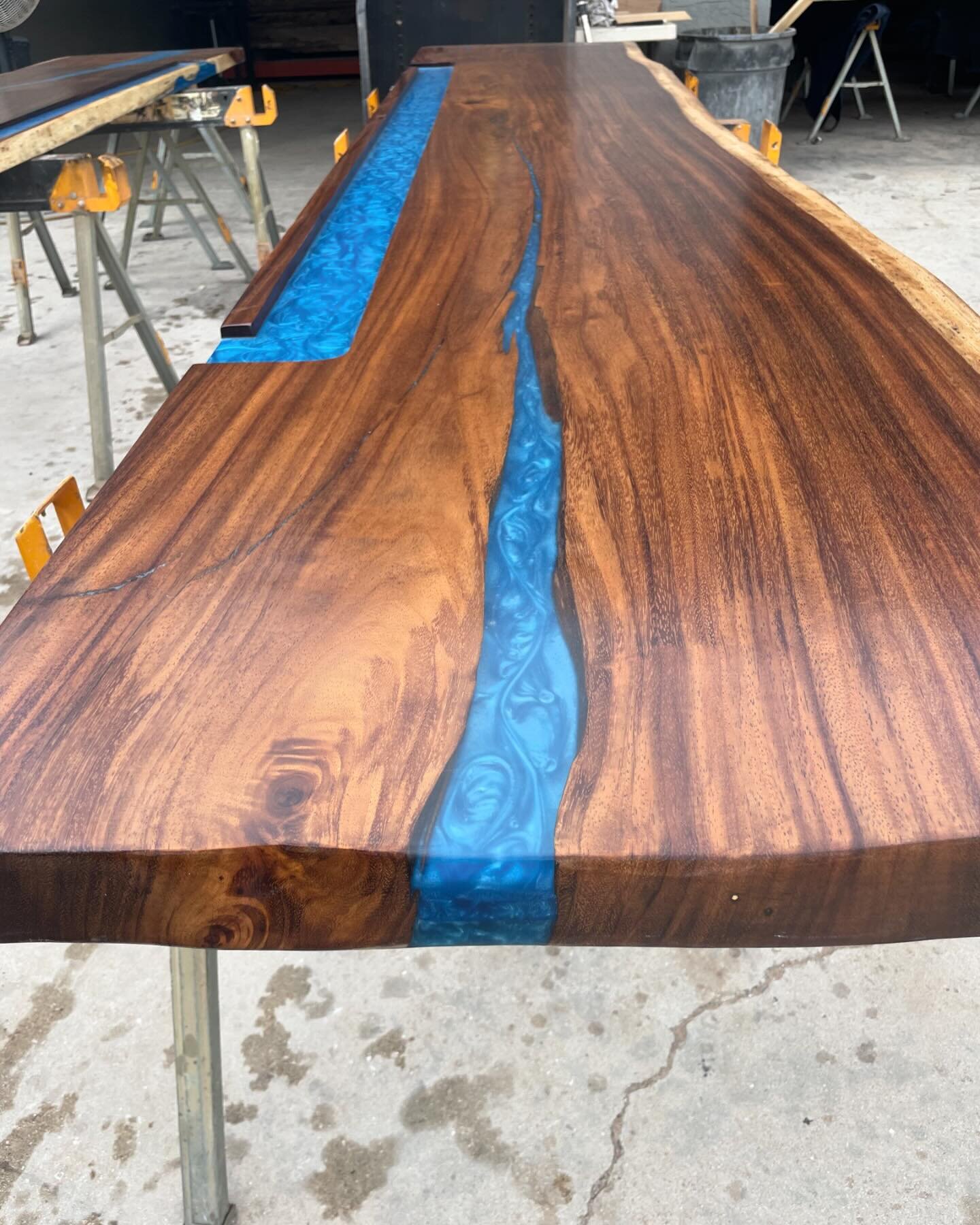 Did you know??? We custom build tables, bar tops and more for dozens of local restaurants and hotels! What project can we help you with? 

#monkeypod #bartops #tables #dining #resturants #southflorida #custom #handmade #liveedge #epoxy #resin #wholes