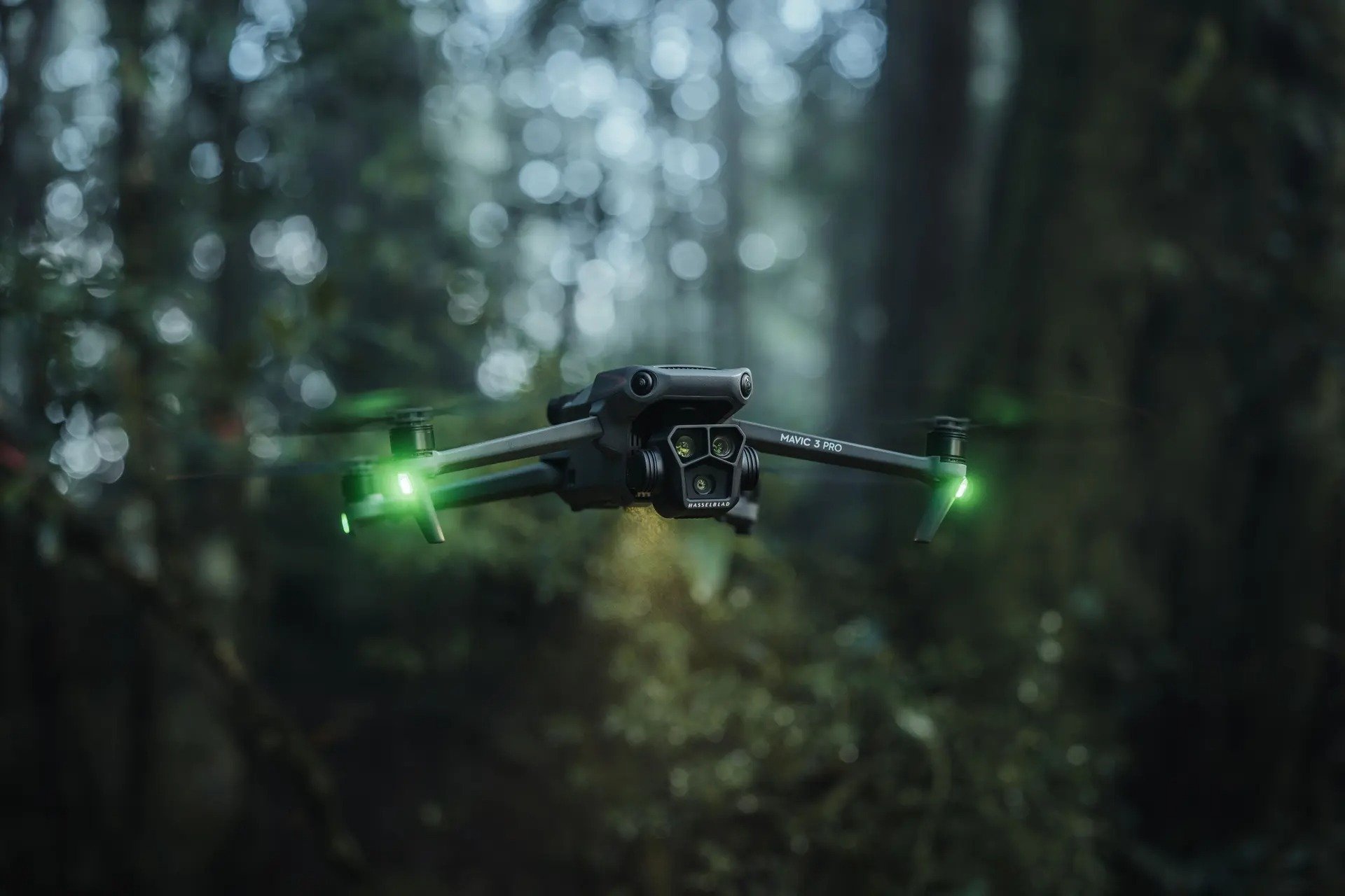 oriented-toward-professional-field-shooting-dji-mavic-3-pro-boasts-triple-camera-array-4.jpeg