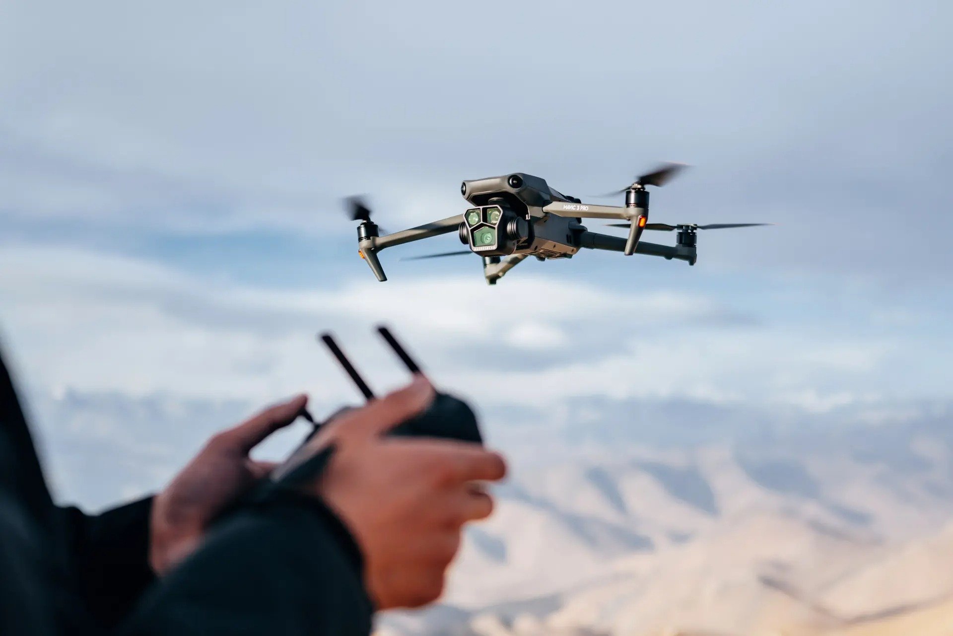 oriented-toward-professional-field-shooting-dji-mavic-3-pro-boasts-triple-camera-array-1.jpeg