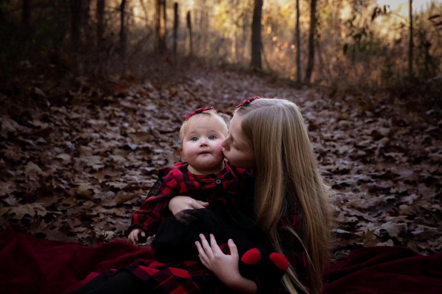 Feeling extra eager to share this ADORABLE sister duo really quick. I mean... come on! So sweet 💛

More from this session very soon! 

Clients: All sessions have been delivered, so make sure you're checking your inbox. 

#familyphotography #michigan