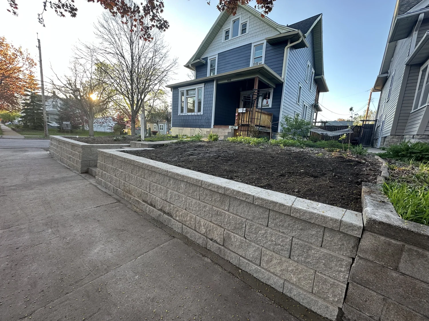 Completed Versa-Lok retaining wall right side view — Hamline-Midway Saint Paul MN — Heritage Outdoors 2024