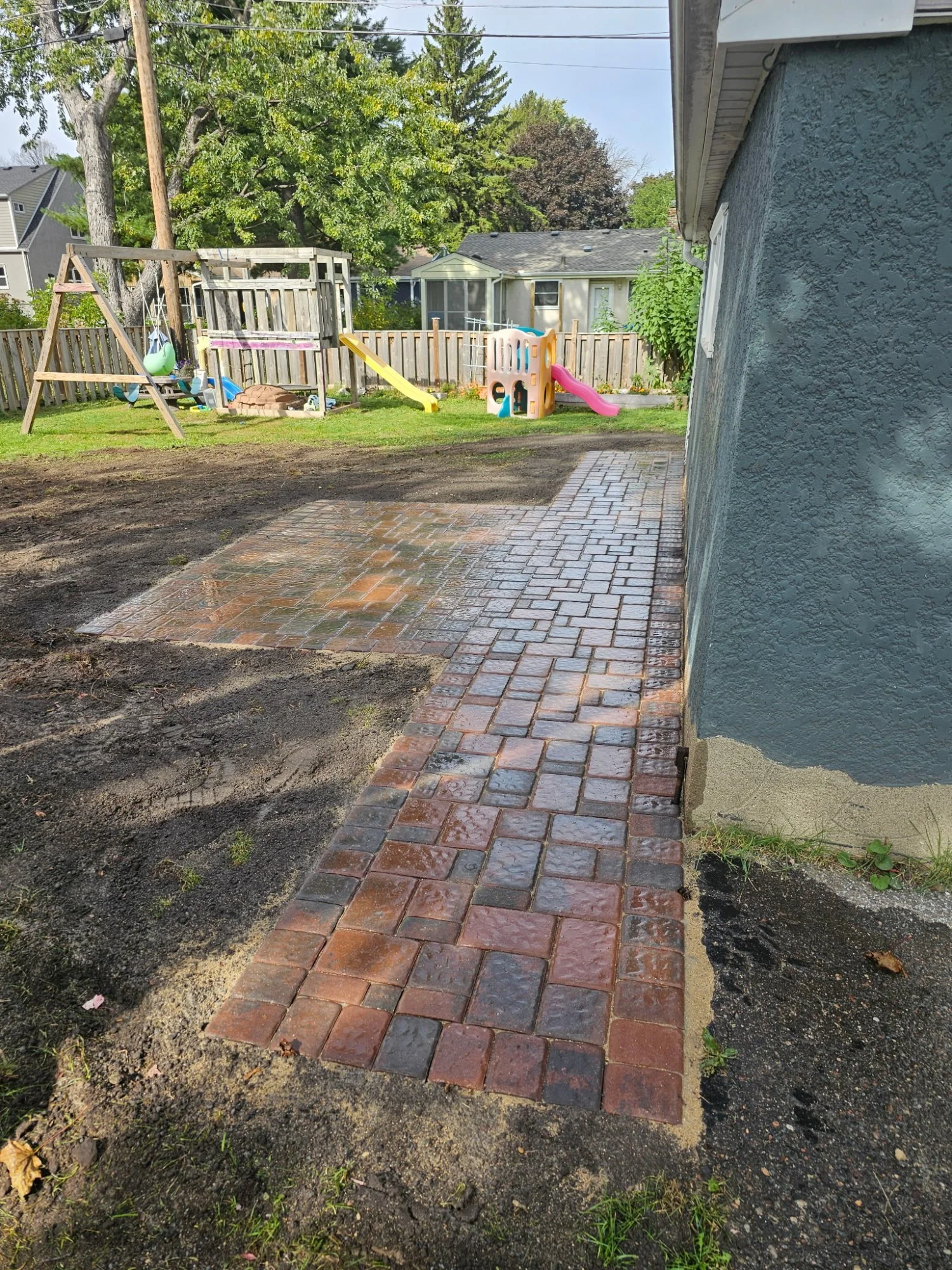 Willow Creek Cobblestone RoseCreek paver walkway connecting to patio — Como Park Saint Paul MN — Heritage Outdoors 2025