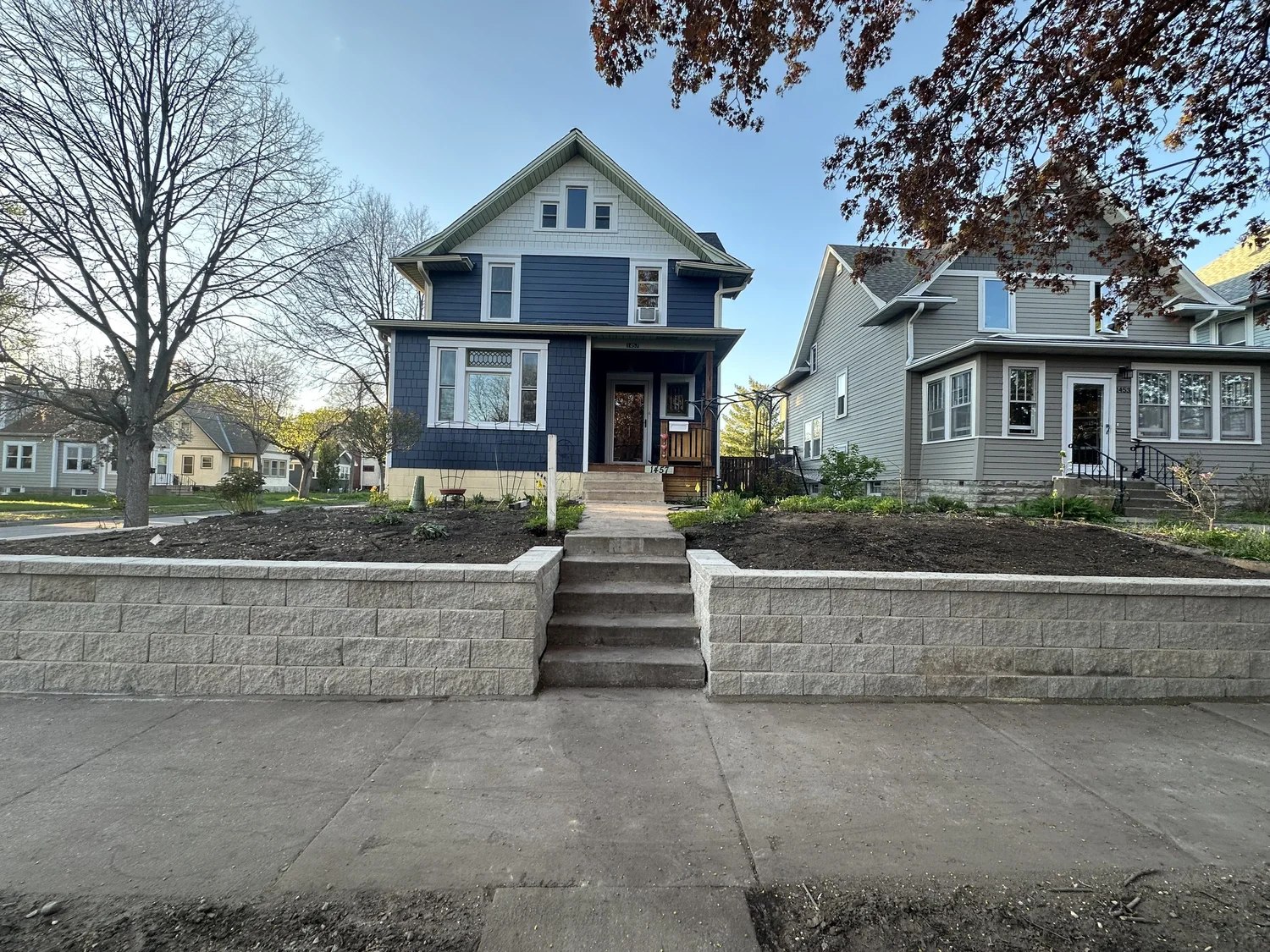 Completed Versa-Lok retaining wall front view — Hamline-Midway Saint Paul MN — Heritage Outdoors 2024