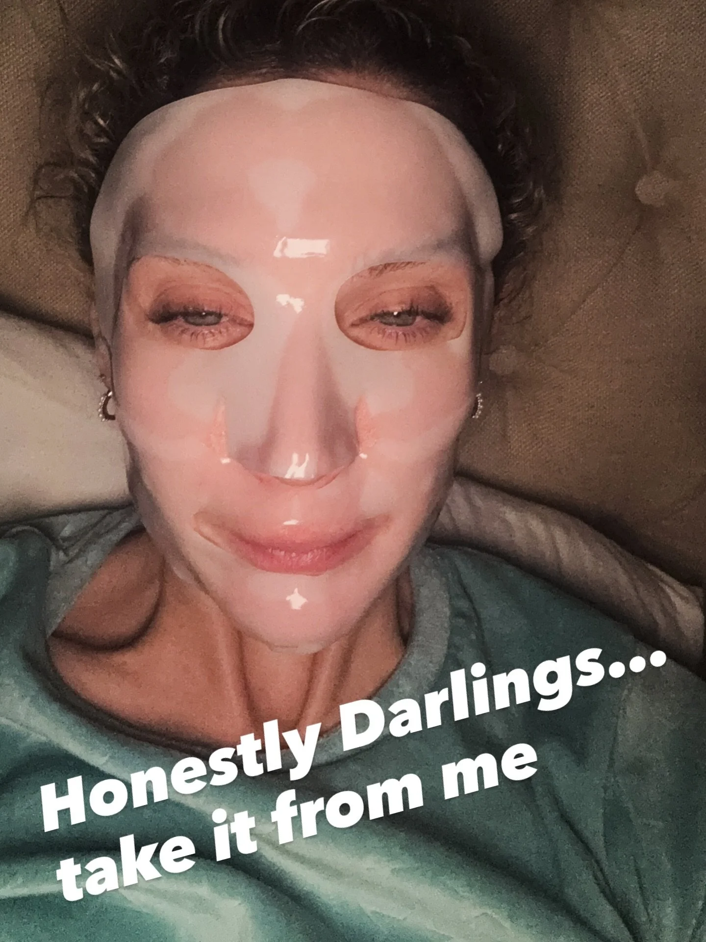 B12 Injections🩸 

Polynucleotides 🧬 

Anti- Wrinkle tweakments 💉

Chemical Peels 🧖&zwj;♂️ 

Filler 👄 

Skin Boosters 💧 

Or a thoughtful gift 🎁 voucher 
Some appointments still available 📆 
DM 💌or clink link 🔗 in Bio 

✨ Christmas 🎄 is com